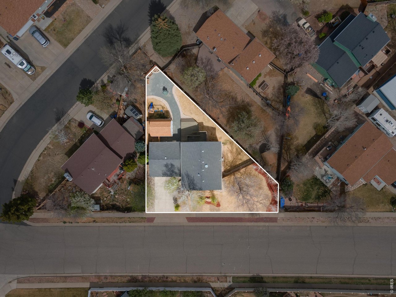3954 Caddoa Dr