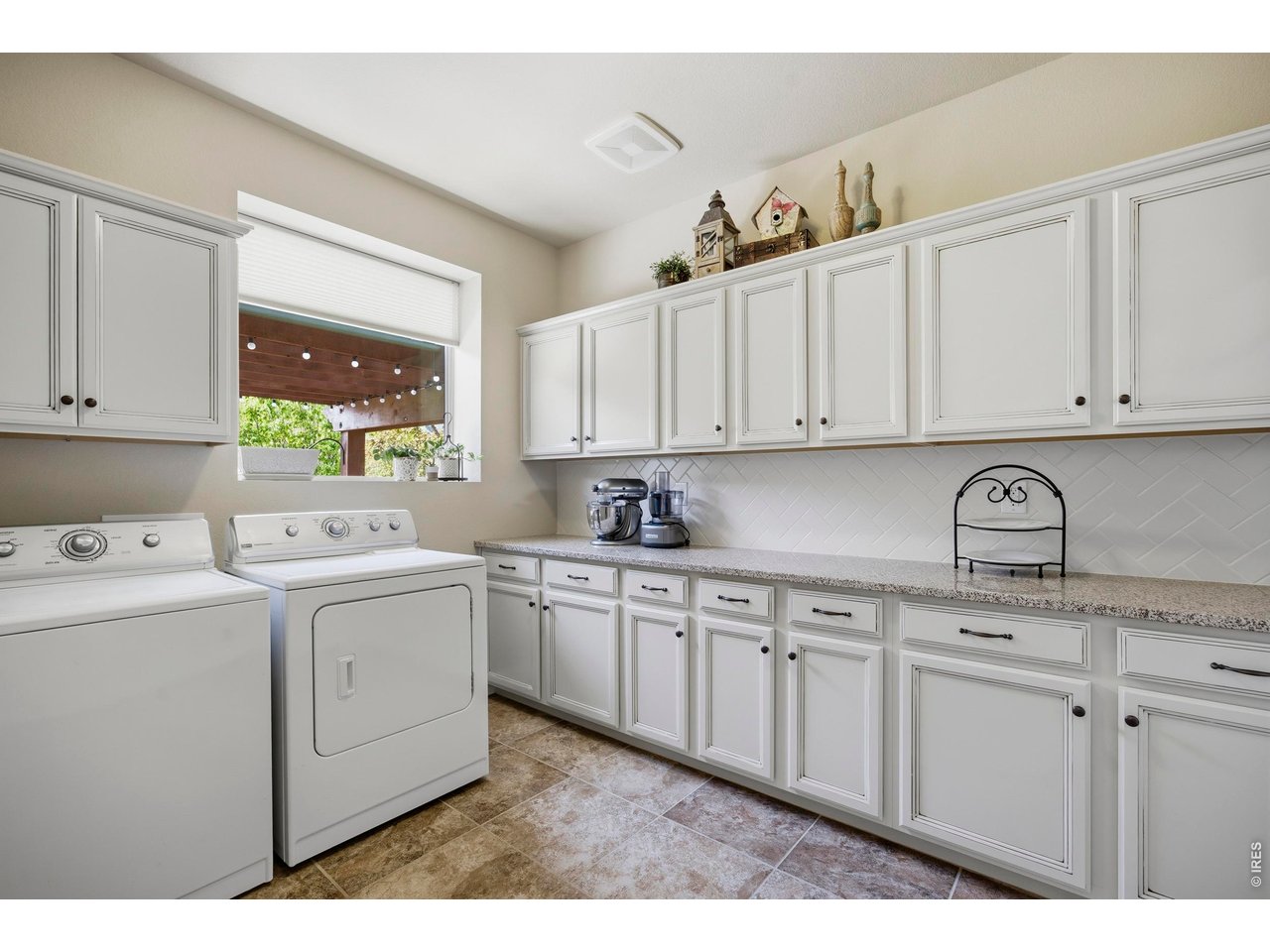 6499 Tombstone Ridge Rd