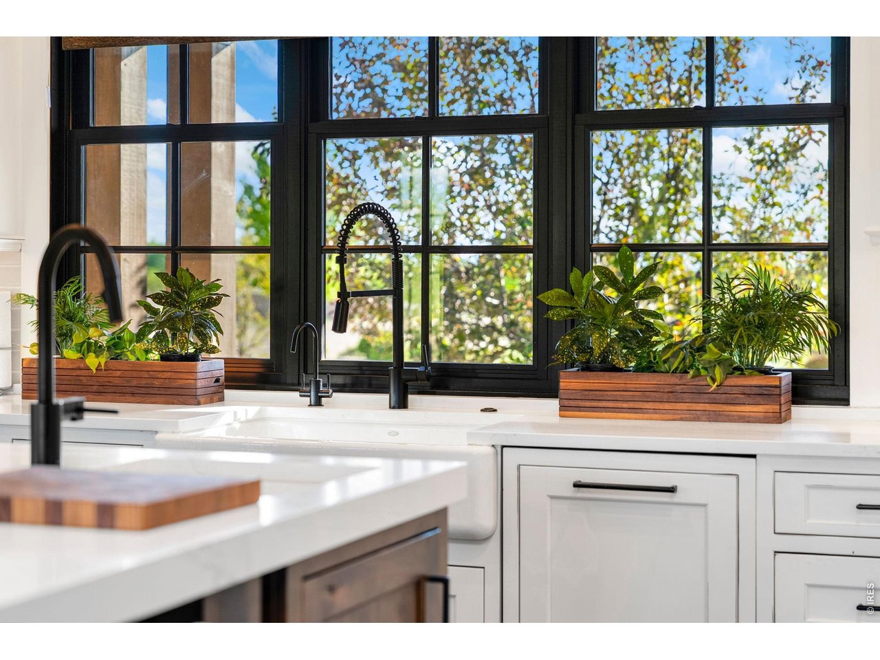 4252 Mountain Shadow Way