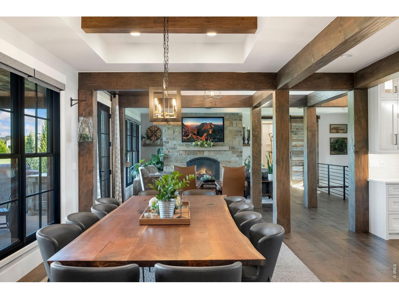 4252 Mountain Shadow Way