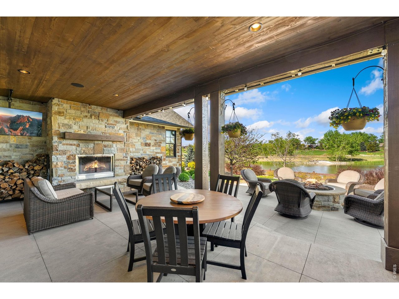 4252 Mountain Shadow Way