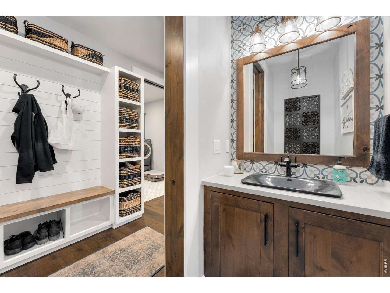 4252 Mountain Shadow Way