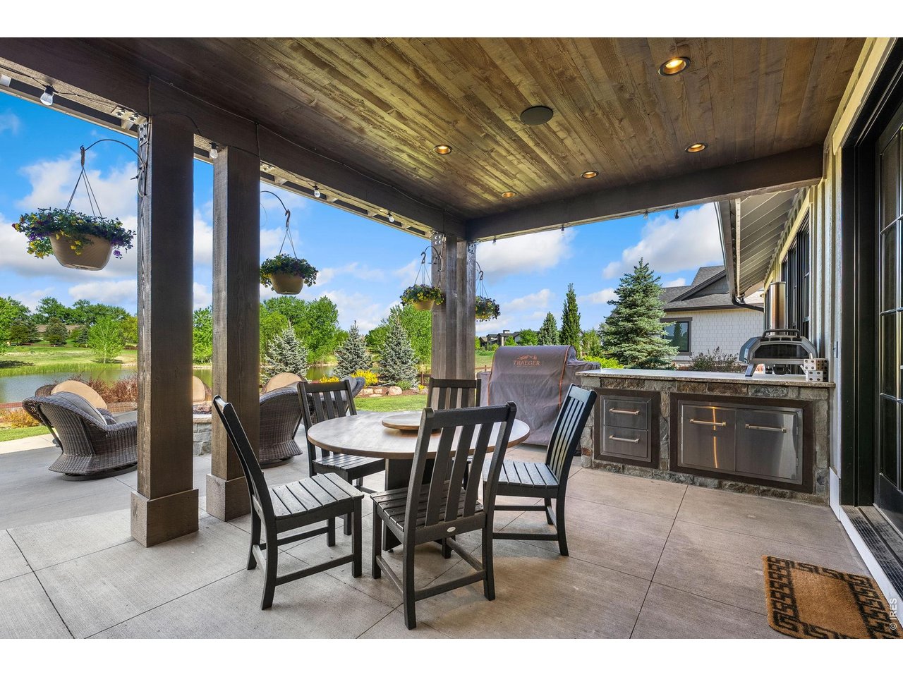 4252 Mountain Shadow Way