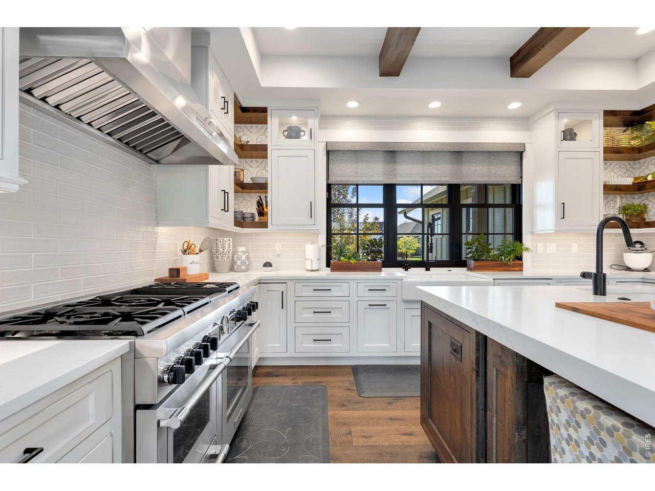 4252 Mountain Shadow Way