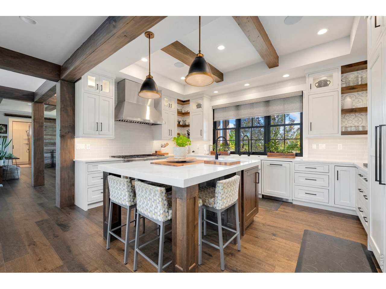 4252 Mountain Shadow Way