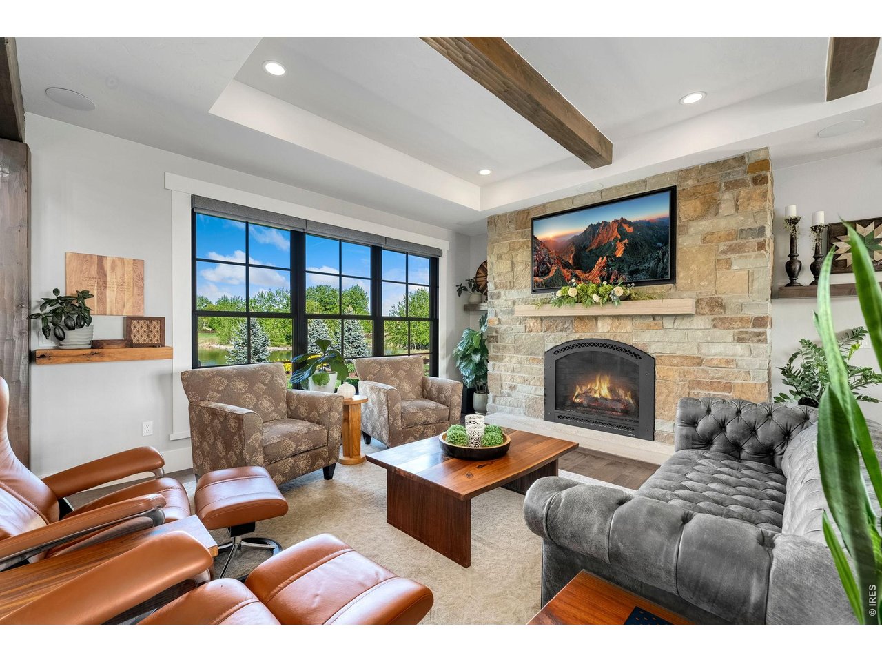 4252 Mountain Shadow Way
