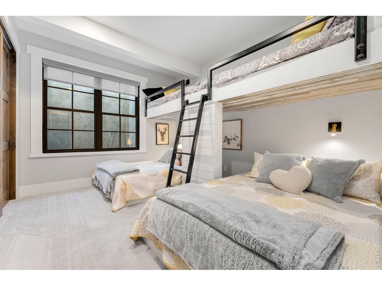 4252 Mountain Shadow Way