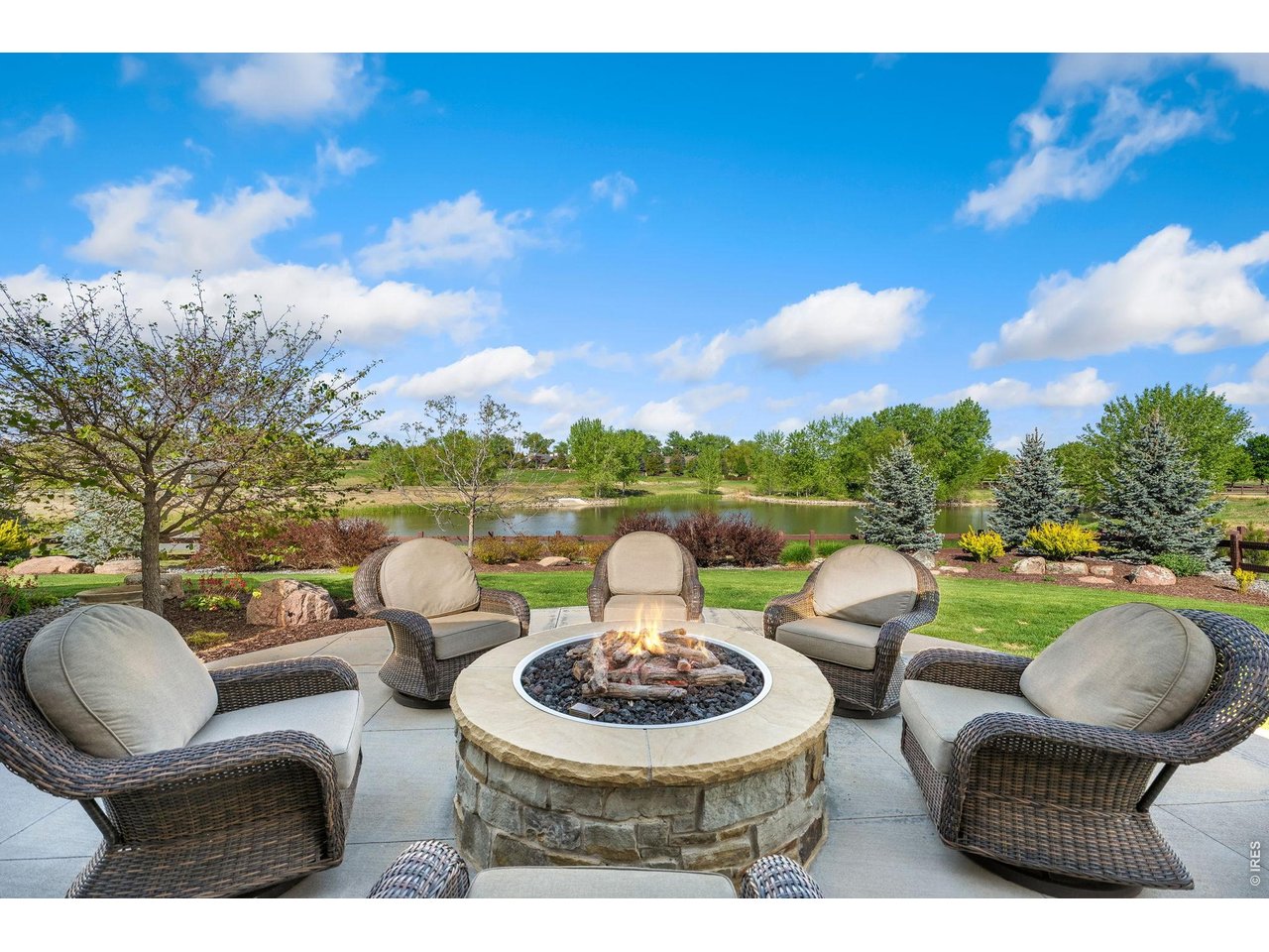 4252 Mountain Shadow Way