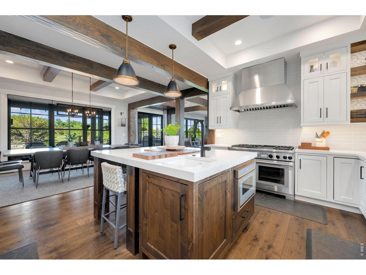 4252 Mountain Shadow Way