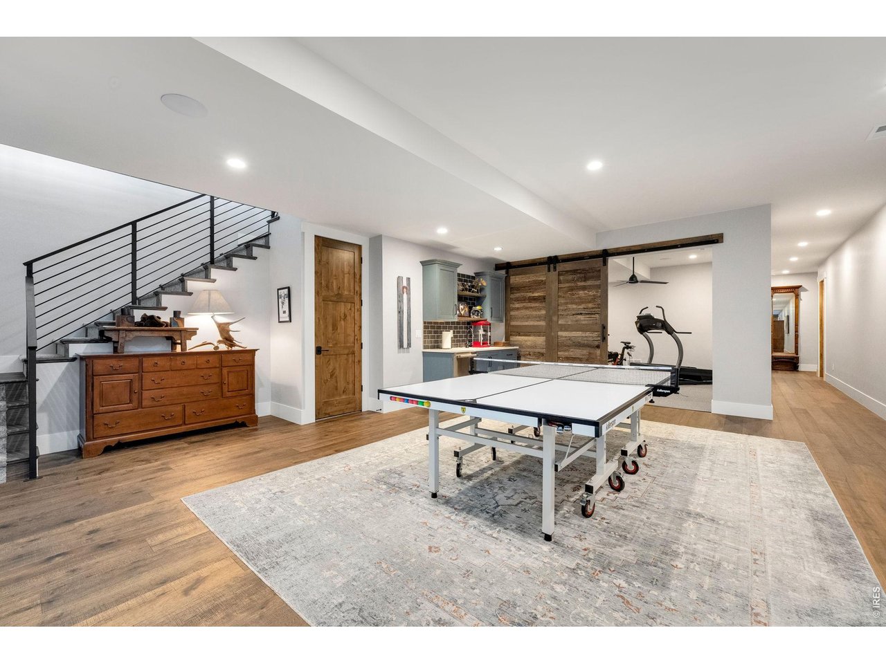 4252 Mountain Shadow Way
