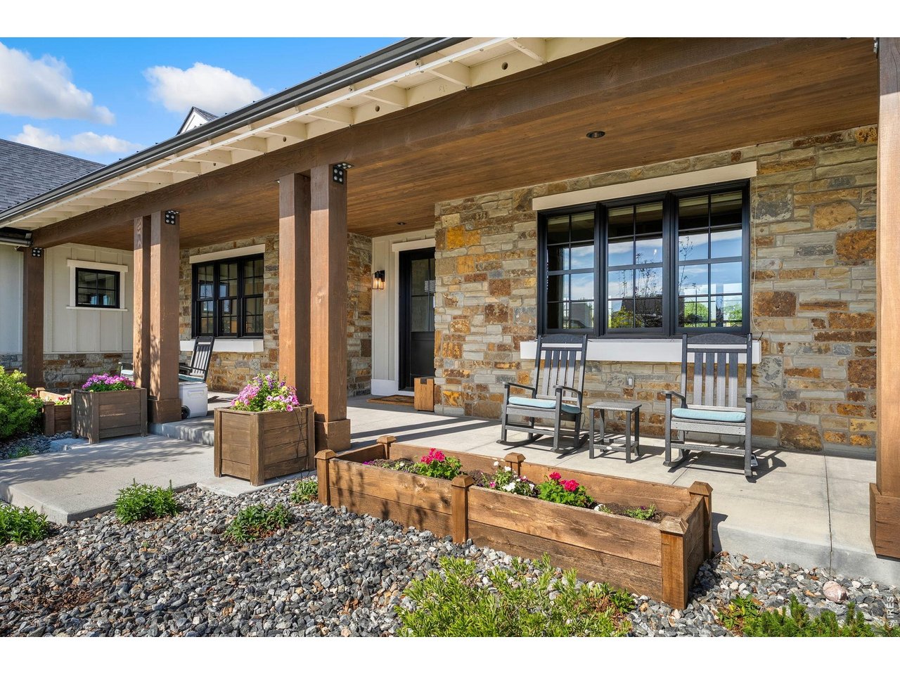 4252 Mountain Shadow Way