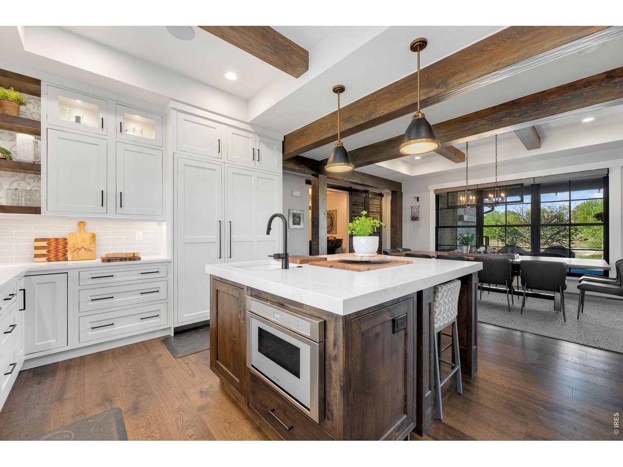 4252 Mountain Shadow Way