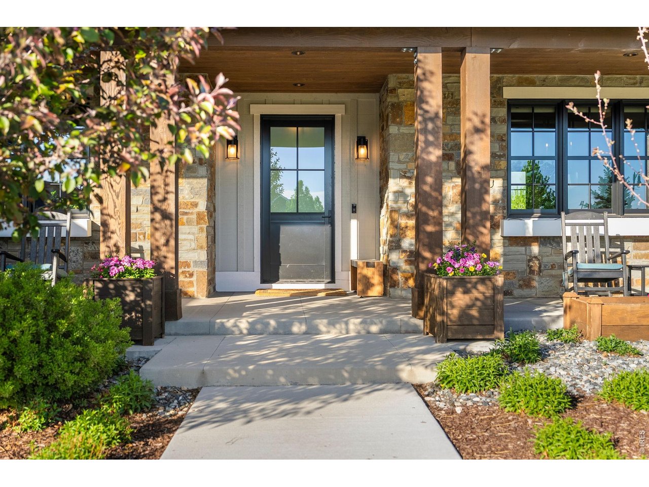 4252 Mountain Shadow Way