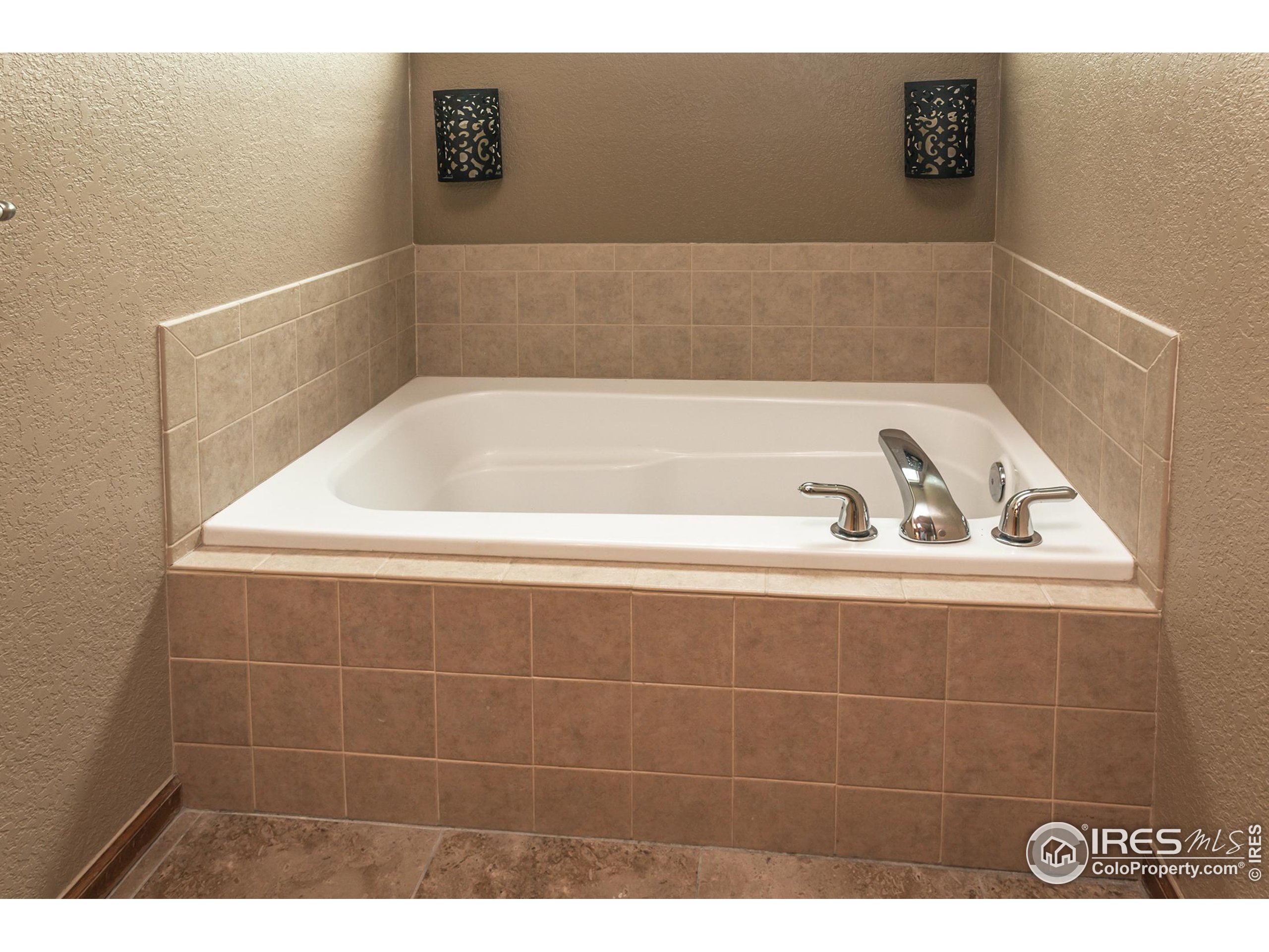 4031 Avenida del Sol Dr