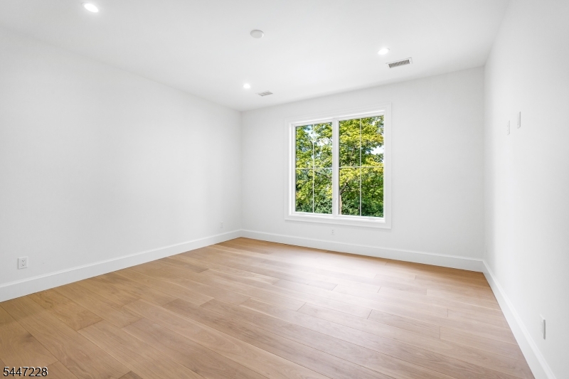 11 Florham Ave