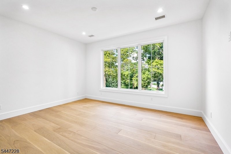 11 Florham Ave