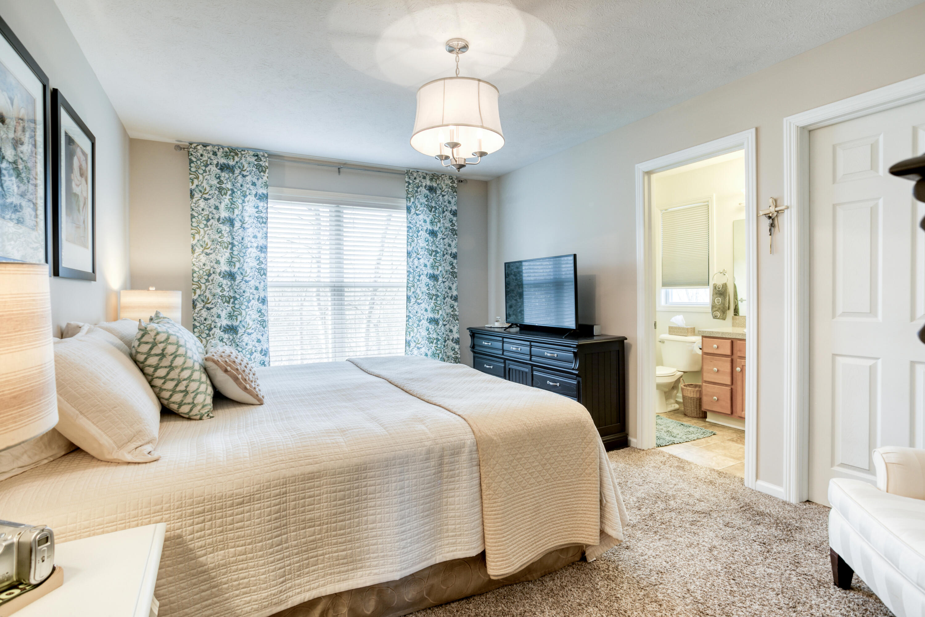 6981 Lake Bluff Drive NE