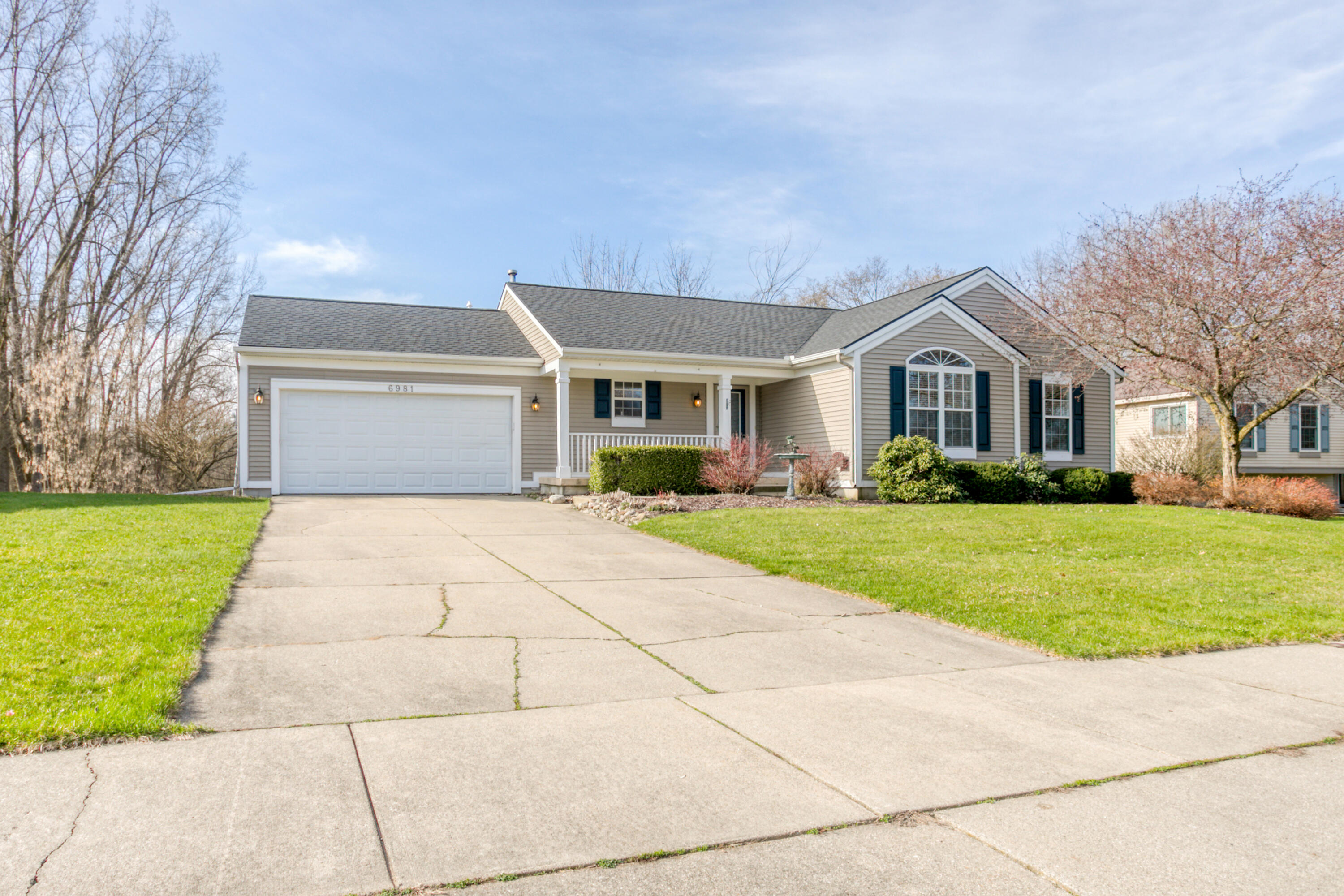6981 Lake Bluff Drive NE