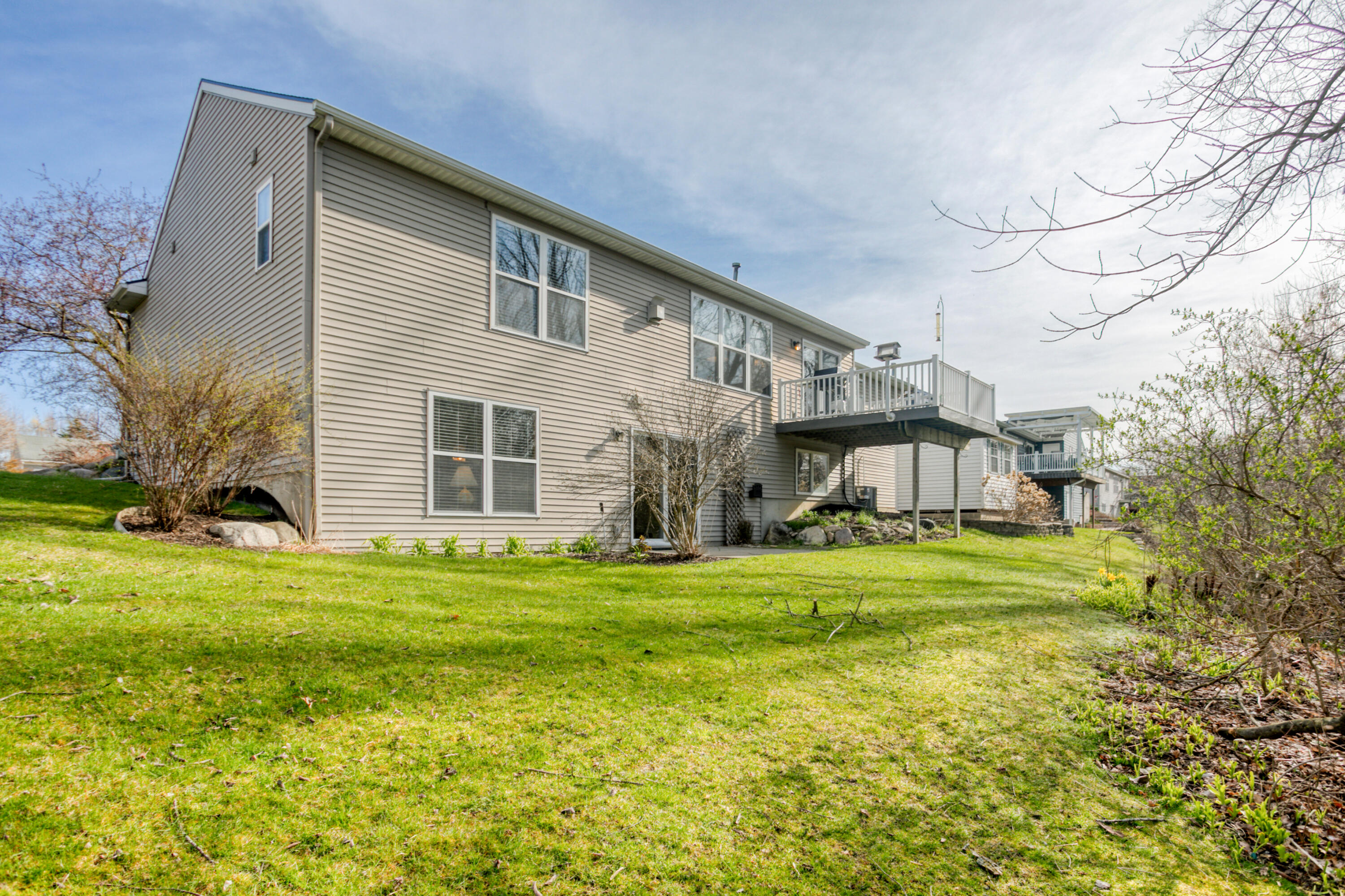 6981 Lake Bluff Drive NE