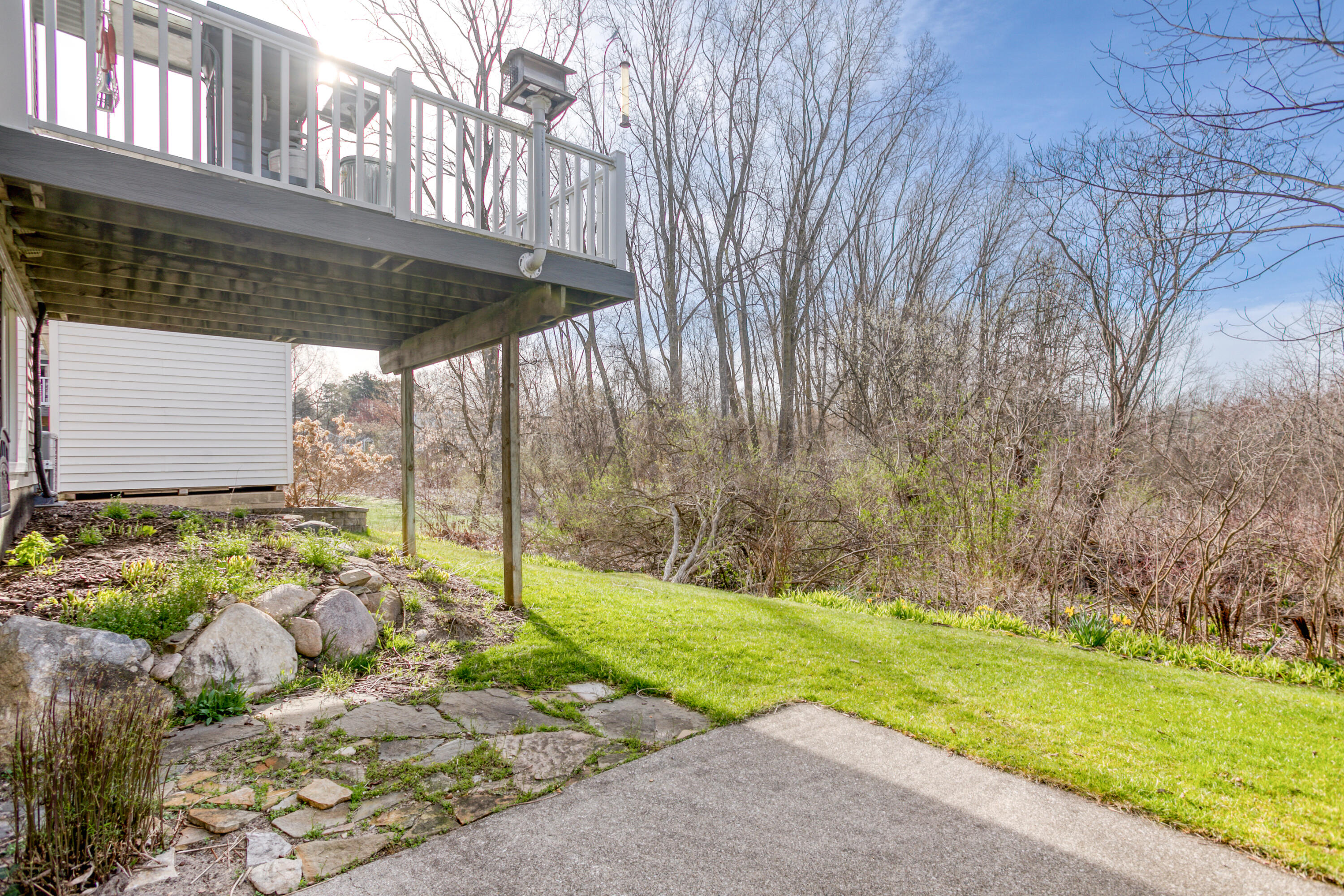 6981 Lake Bluff Drive NE