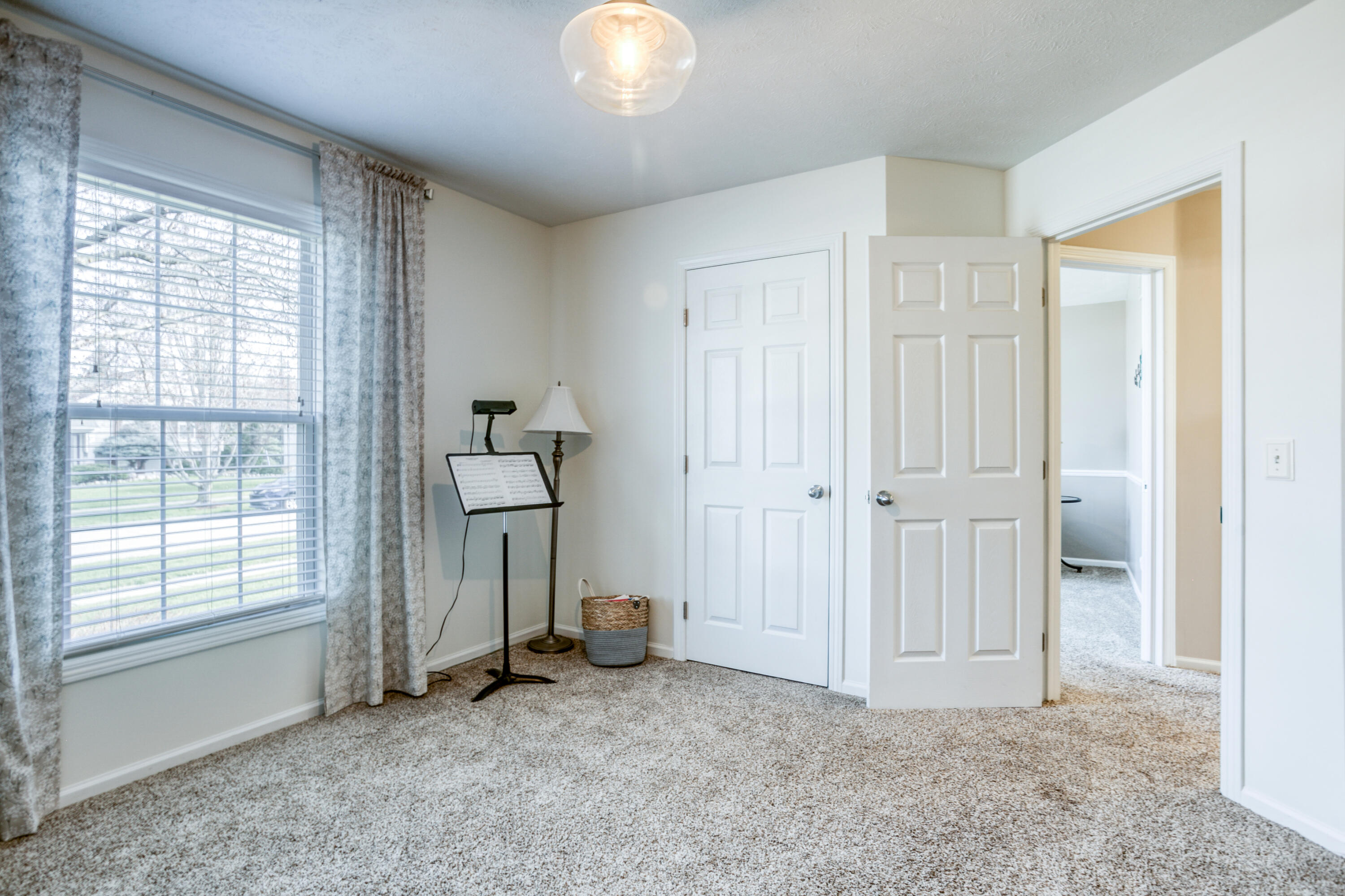 6981 Lake Bluff Drive NE