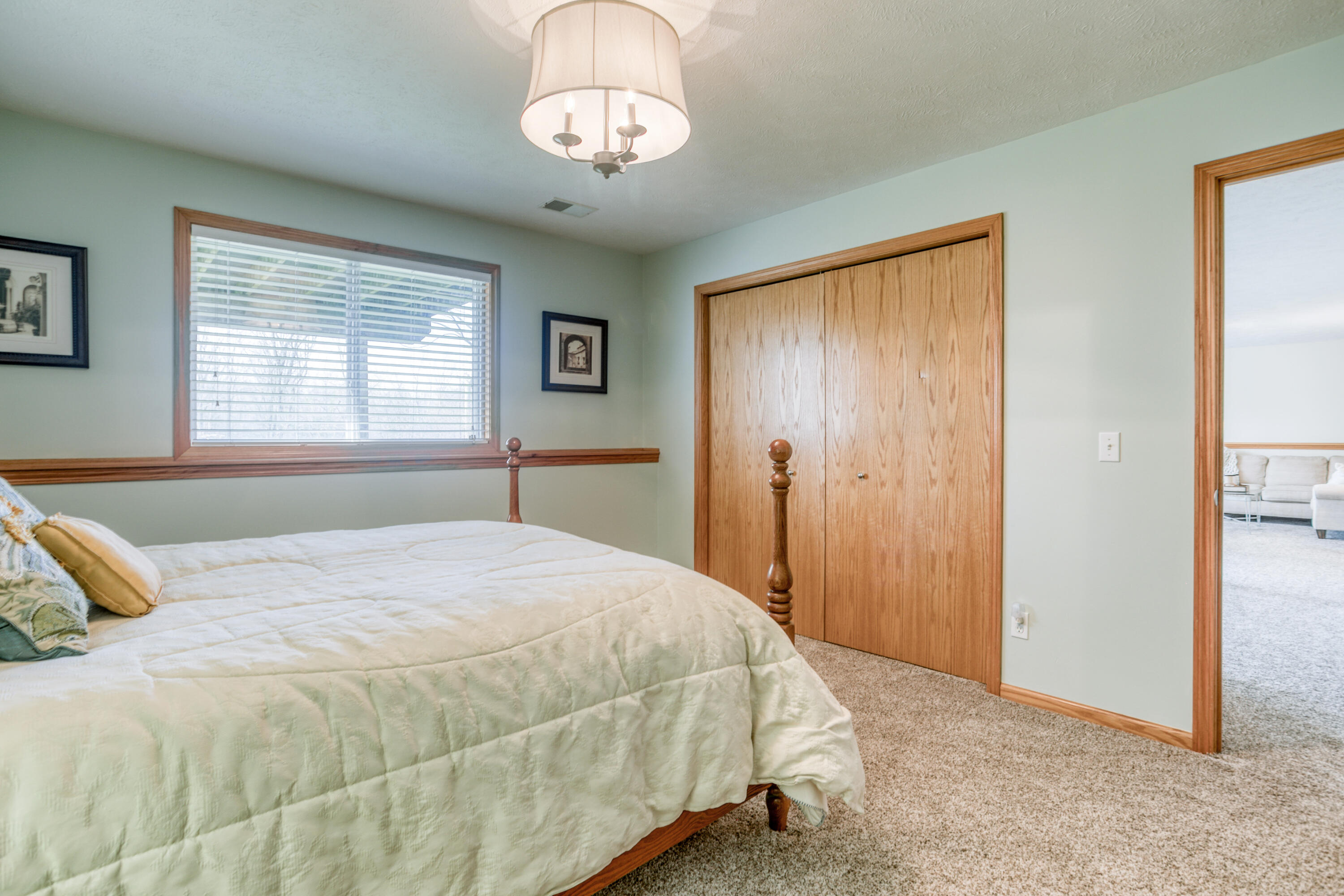 6981 Lake Bluff Drive NE