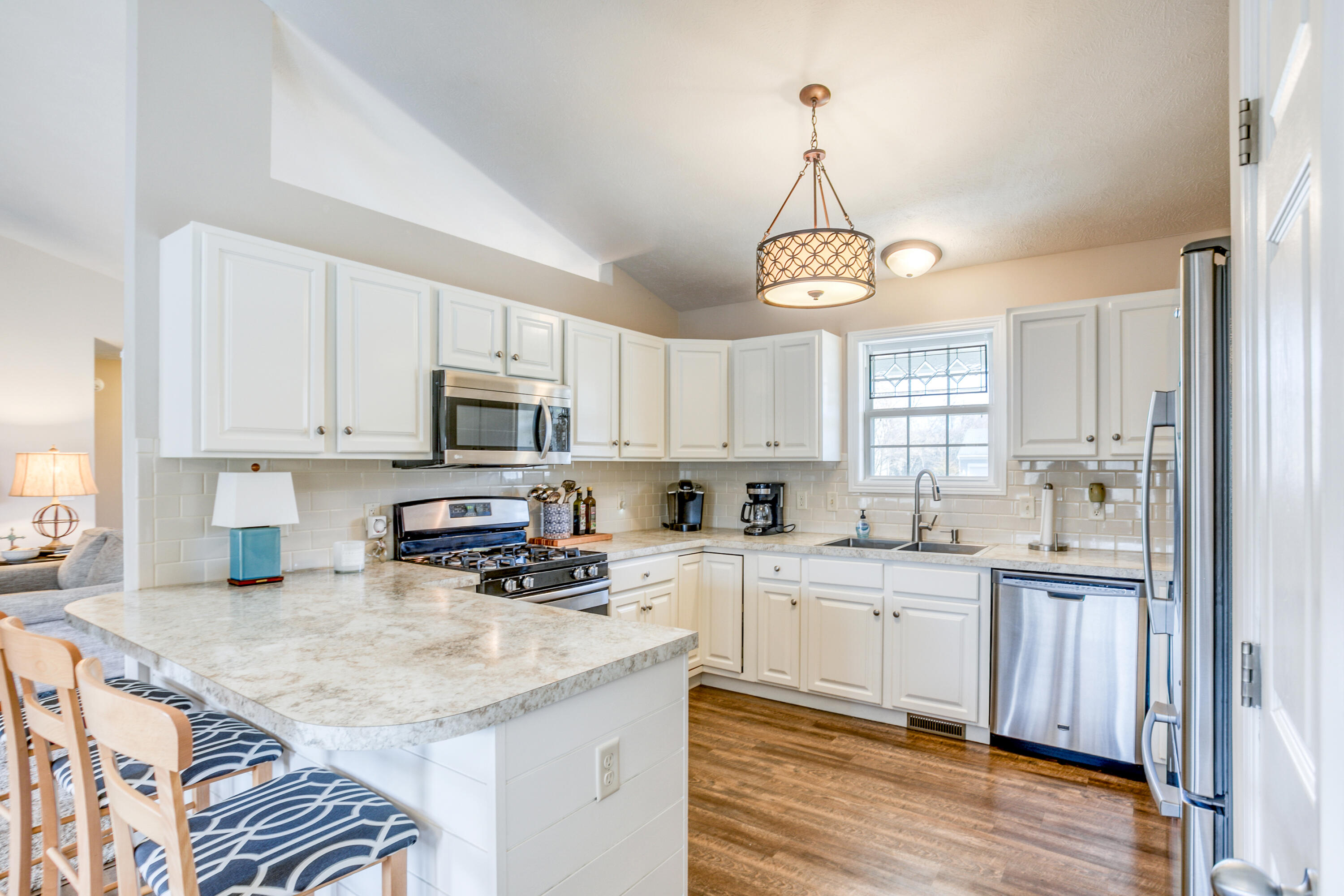 6981 Lake Bluff Drive NE