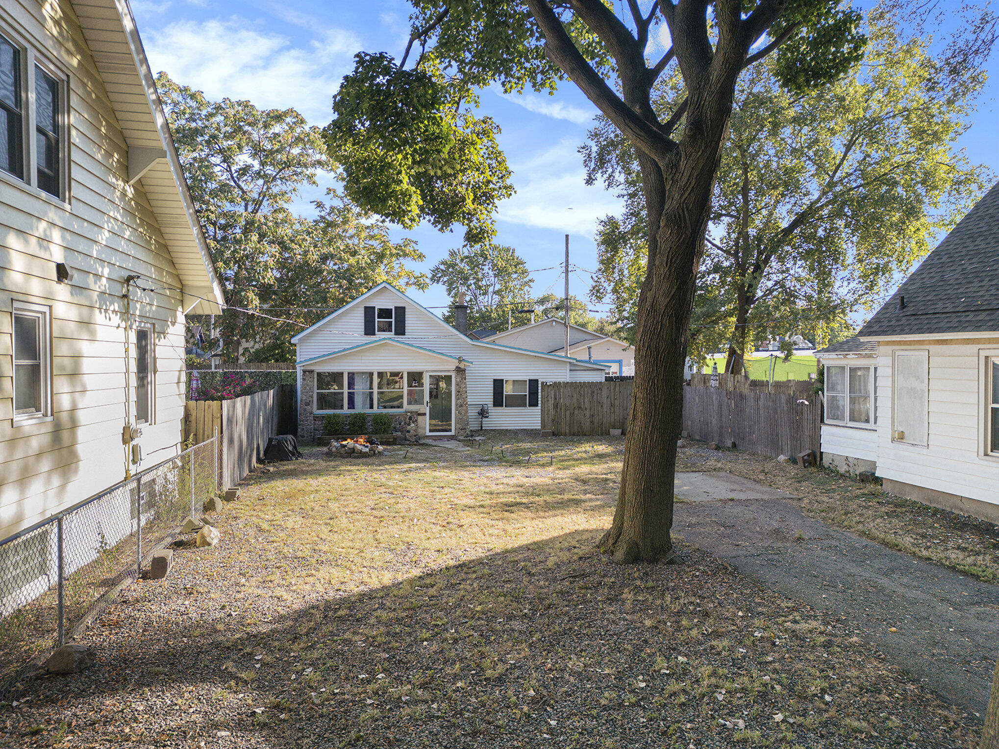 1252 Rathbone Street SW