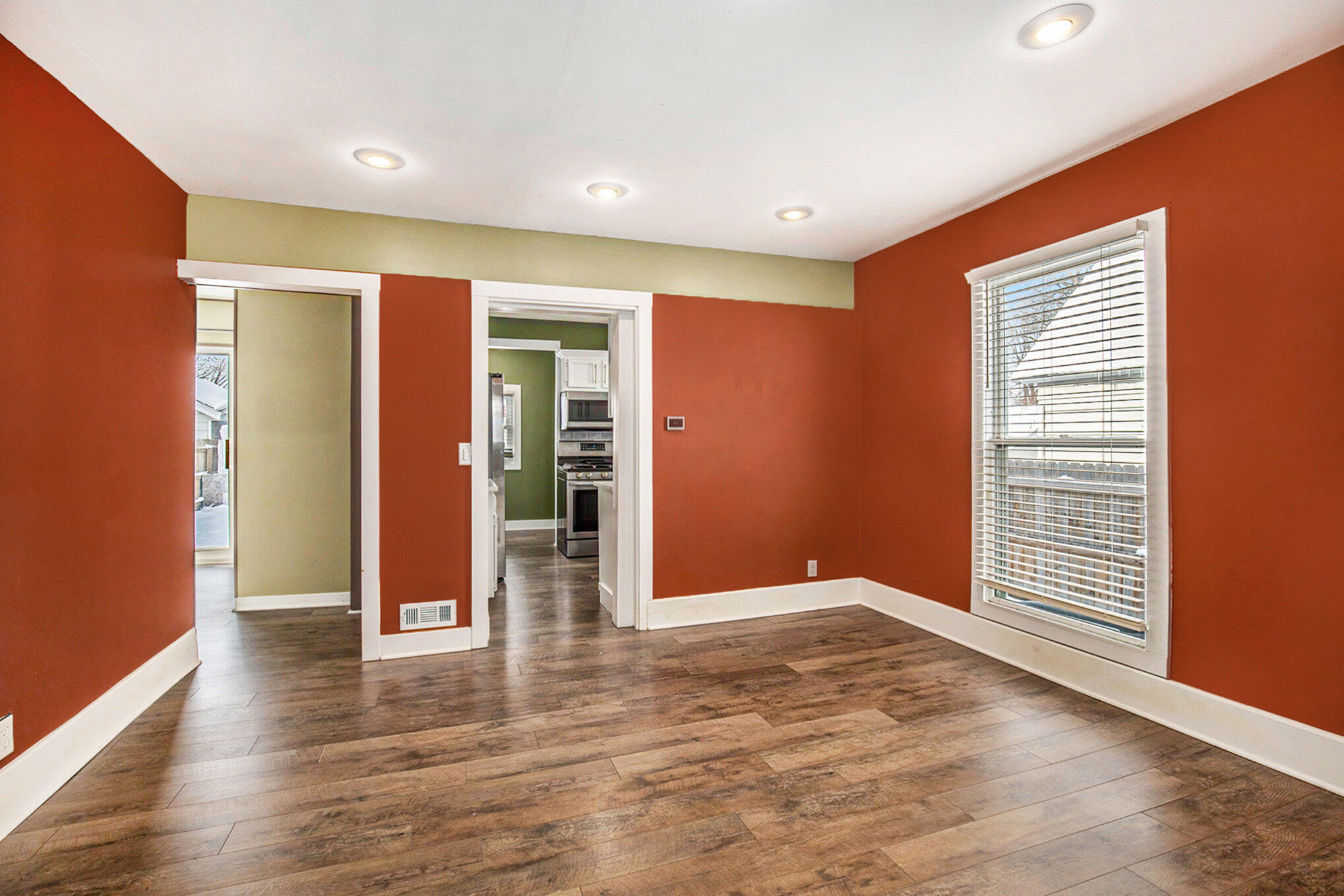 2035 Palace Avenue SW