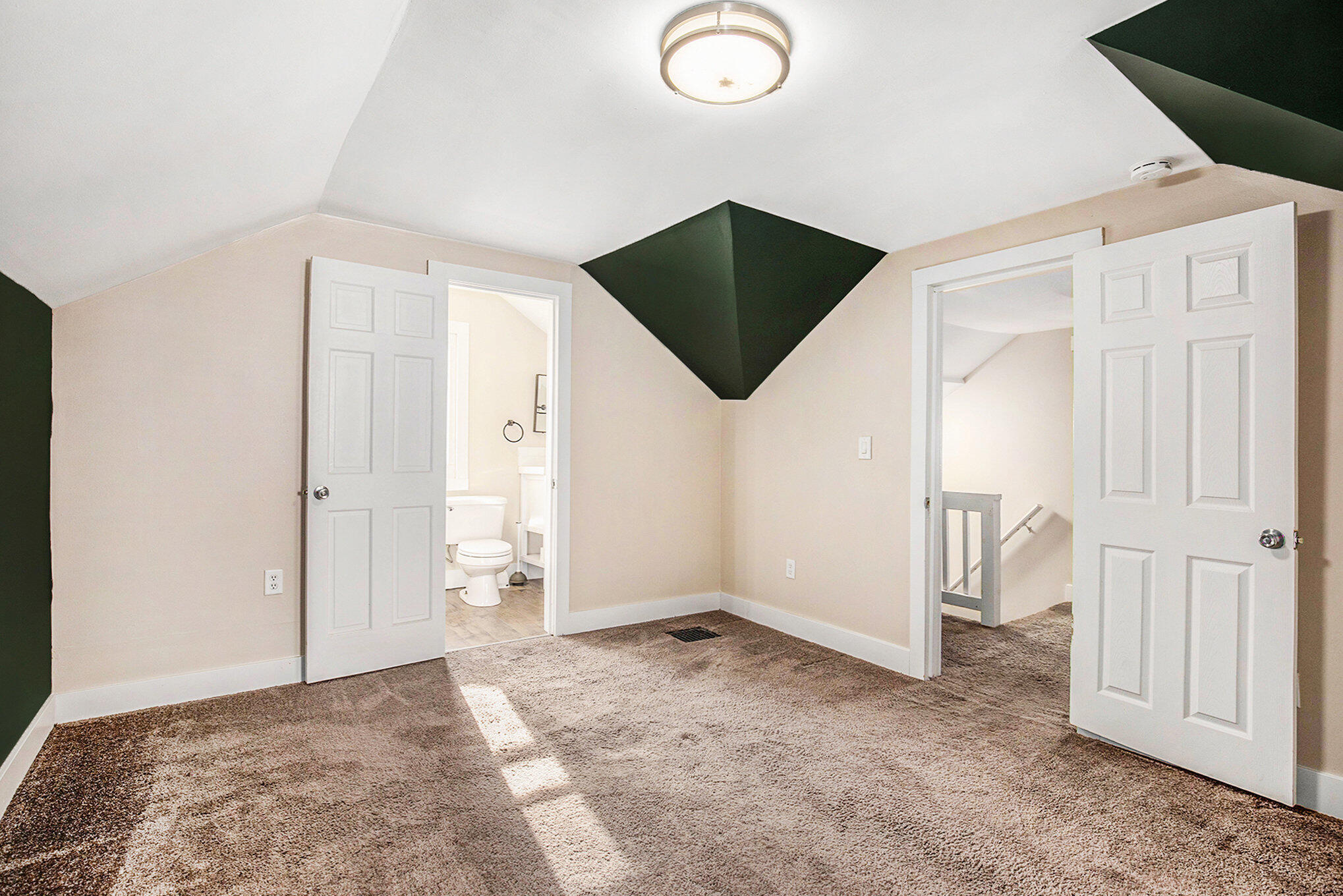 2035 Palace Avenue SW