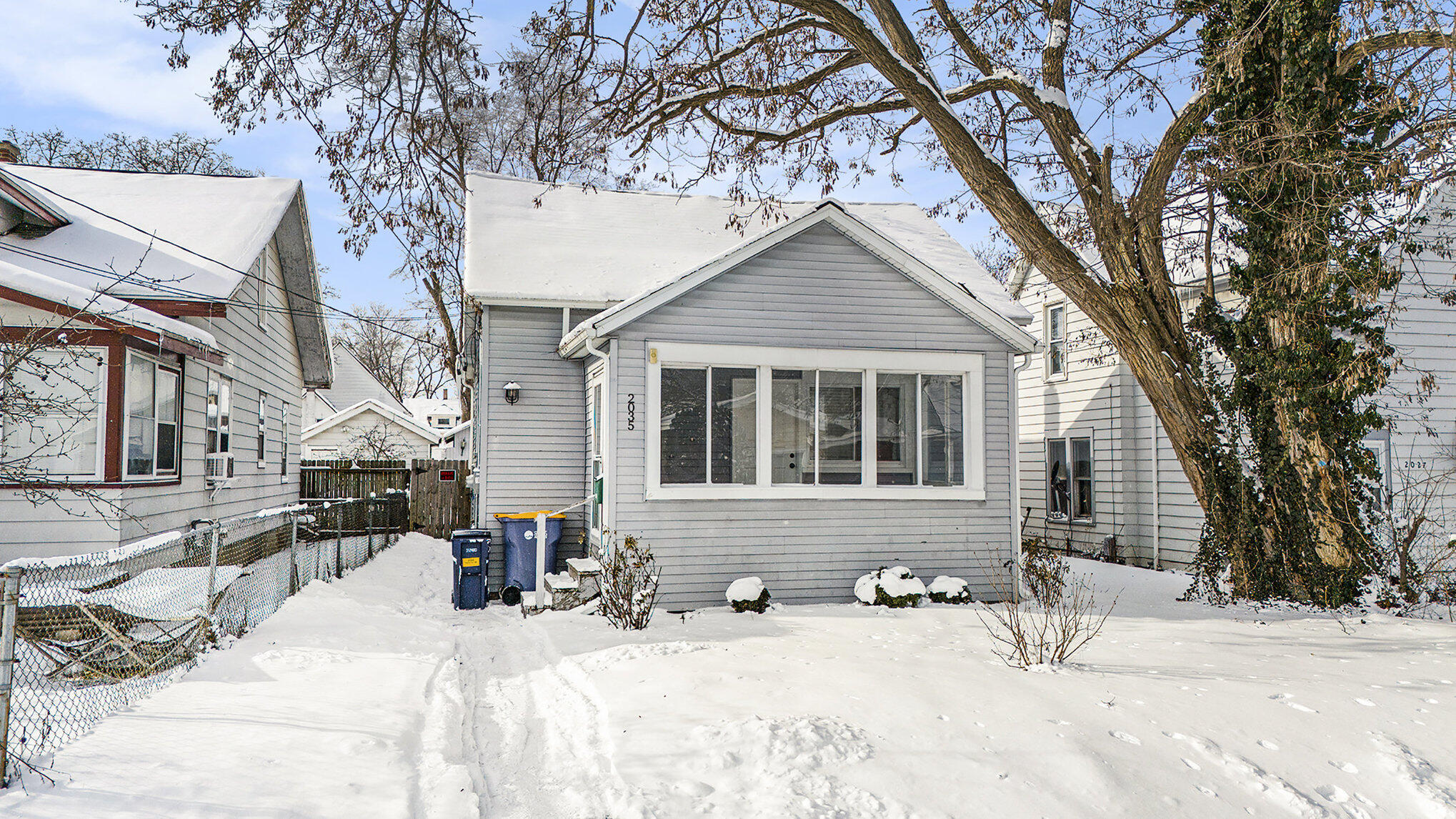 2035 Palace Avenue SW