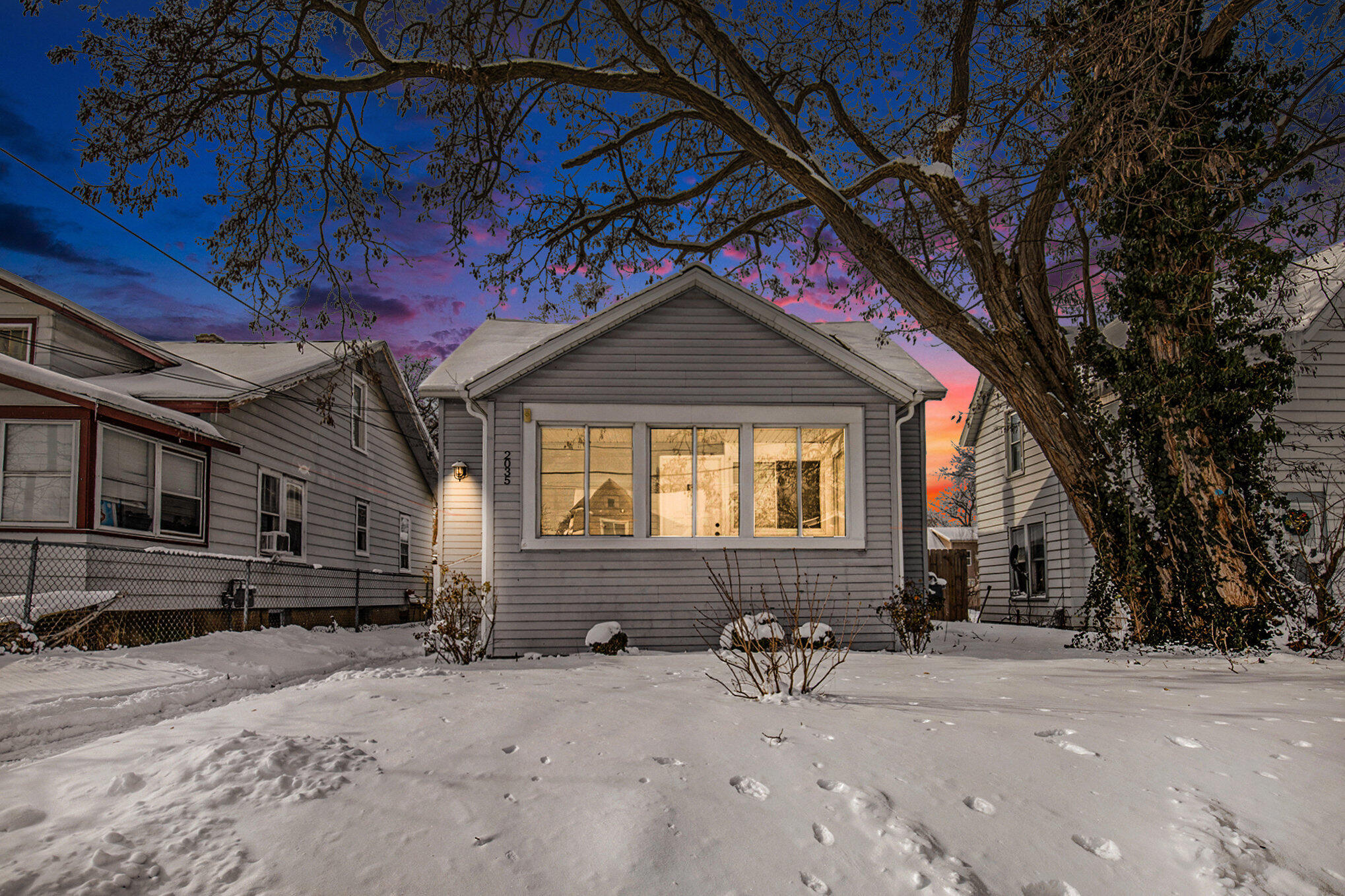 2035 Palace Avenue SW