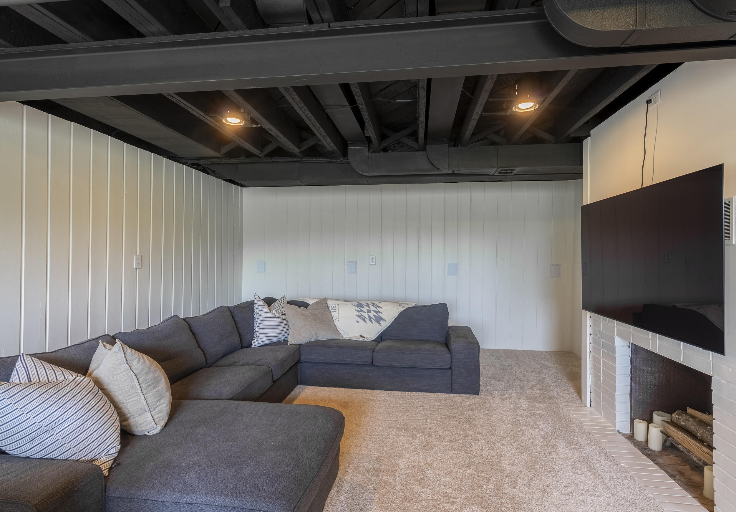 7645 11 Mile Road NE