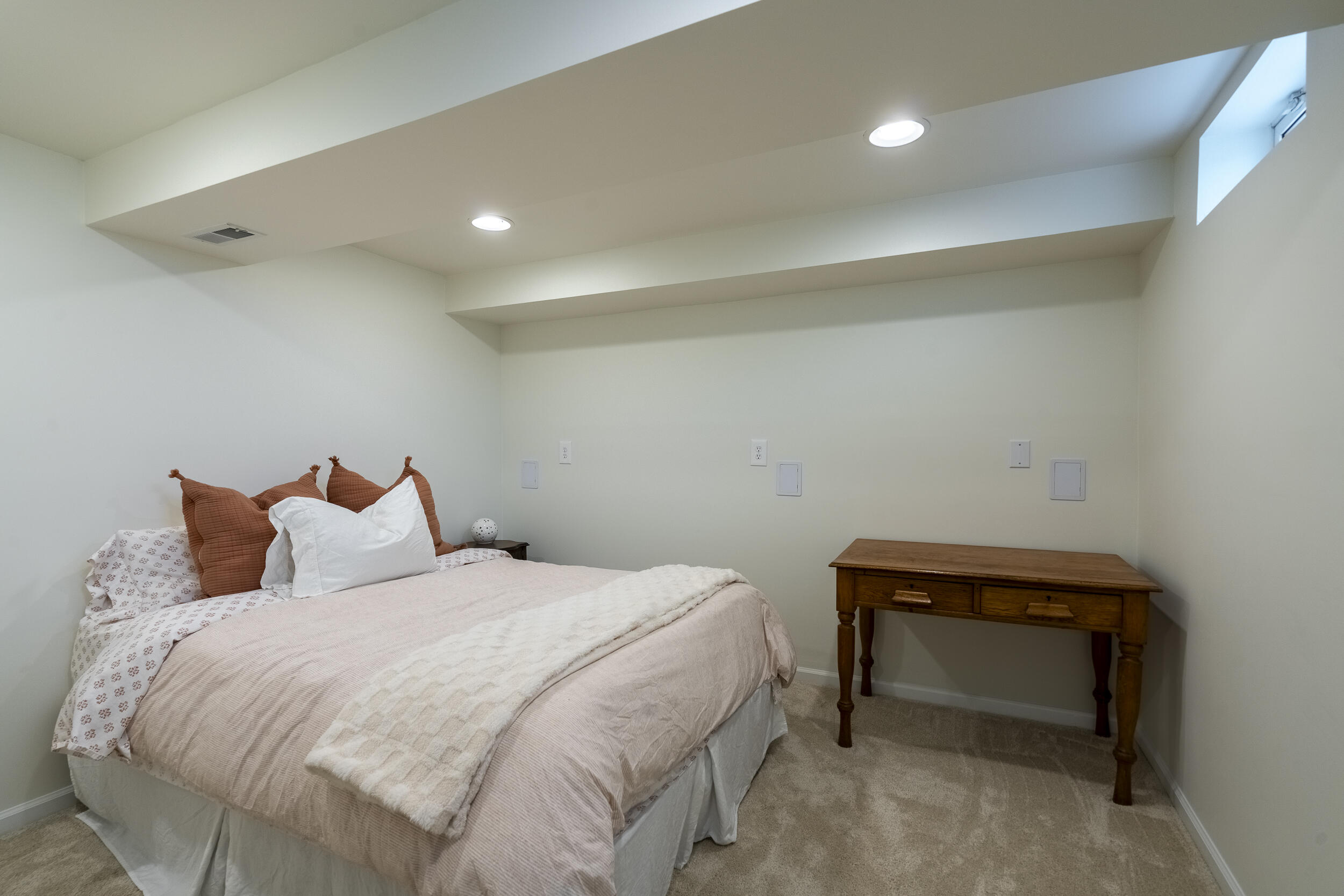 7645 11 Mile Road NE