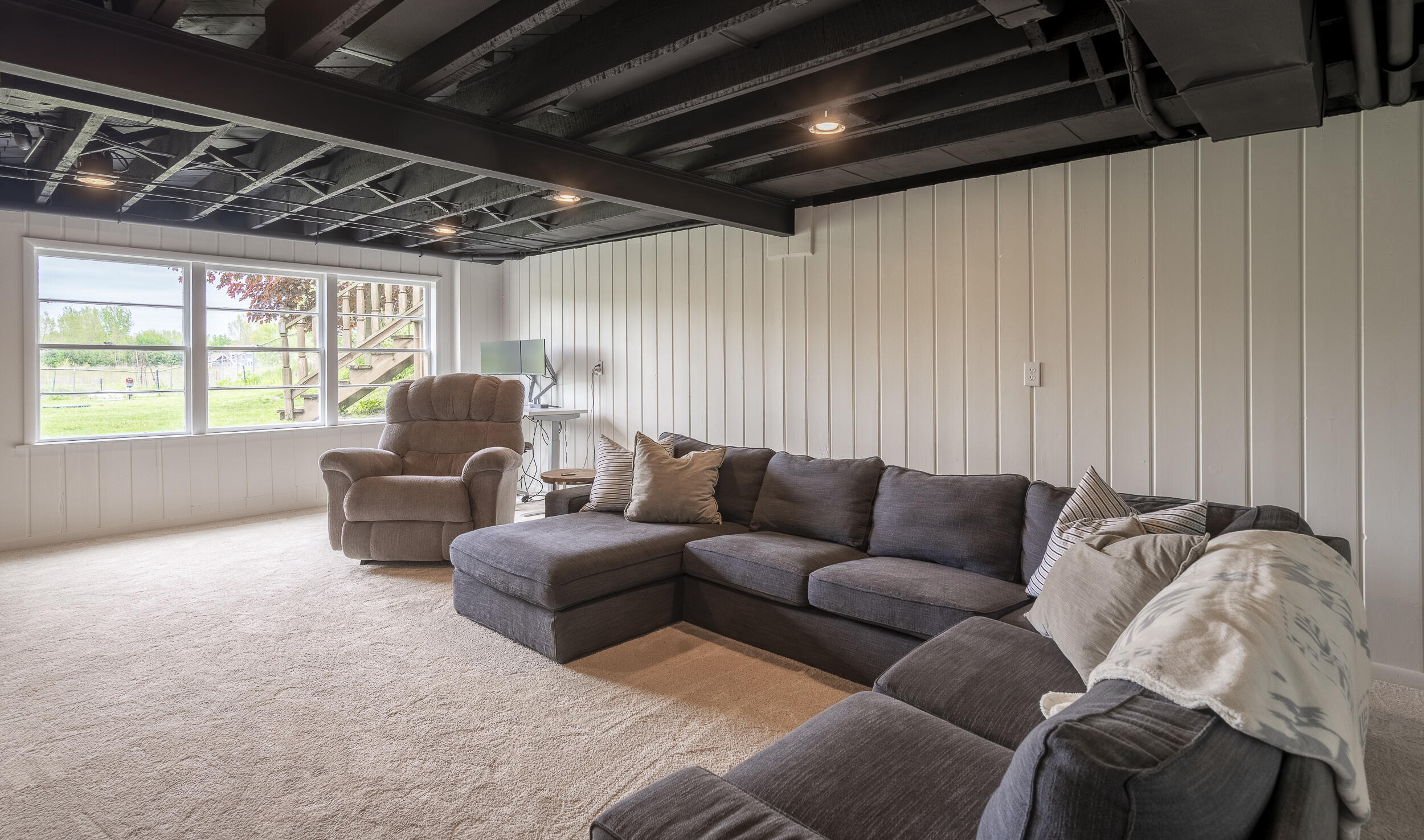 7645 11 Mile Road NE