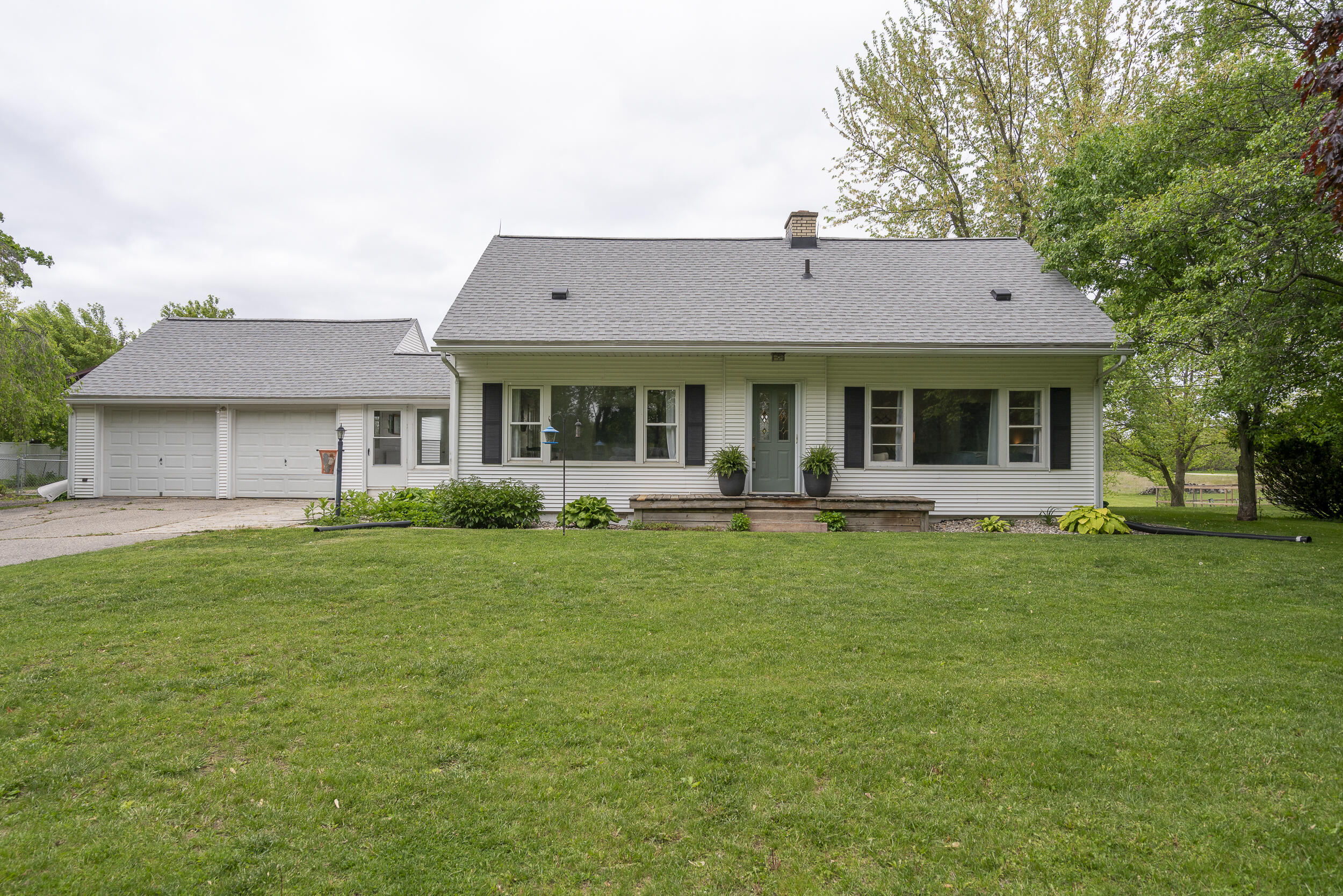 7645 11 Mile Road NE