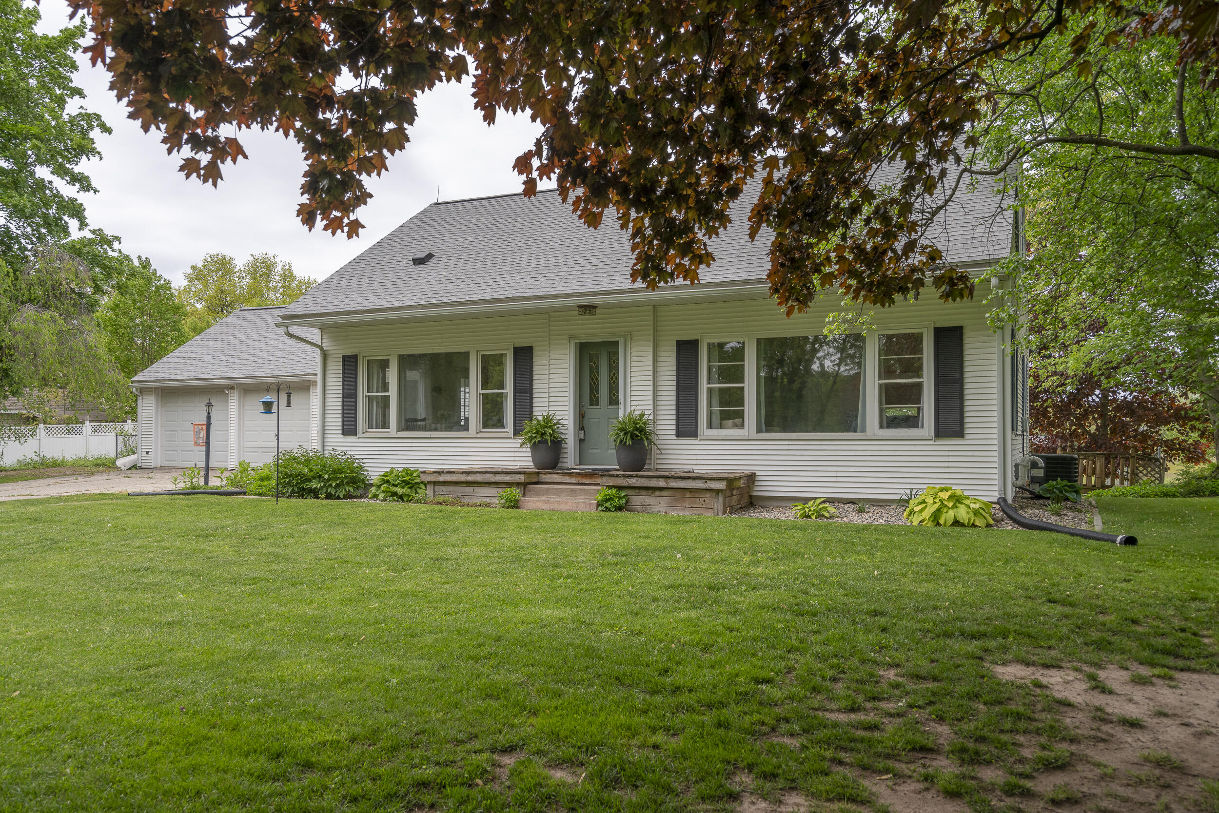 7645 11 Mile Road NE