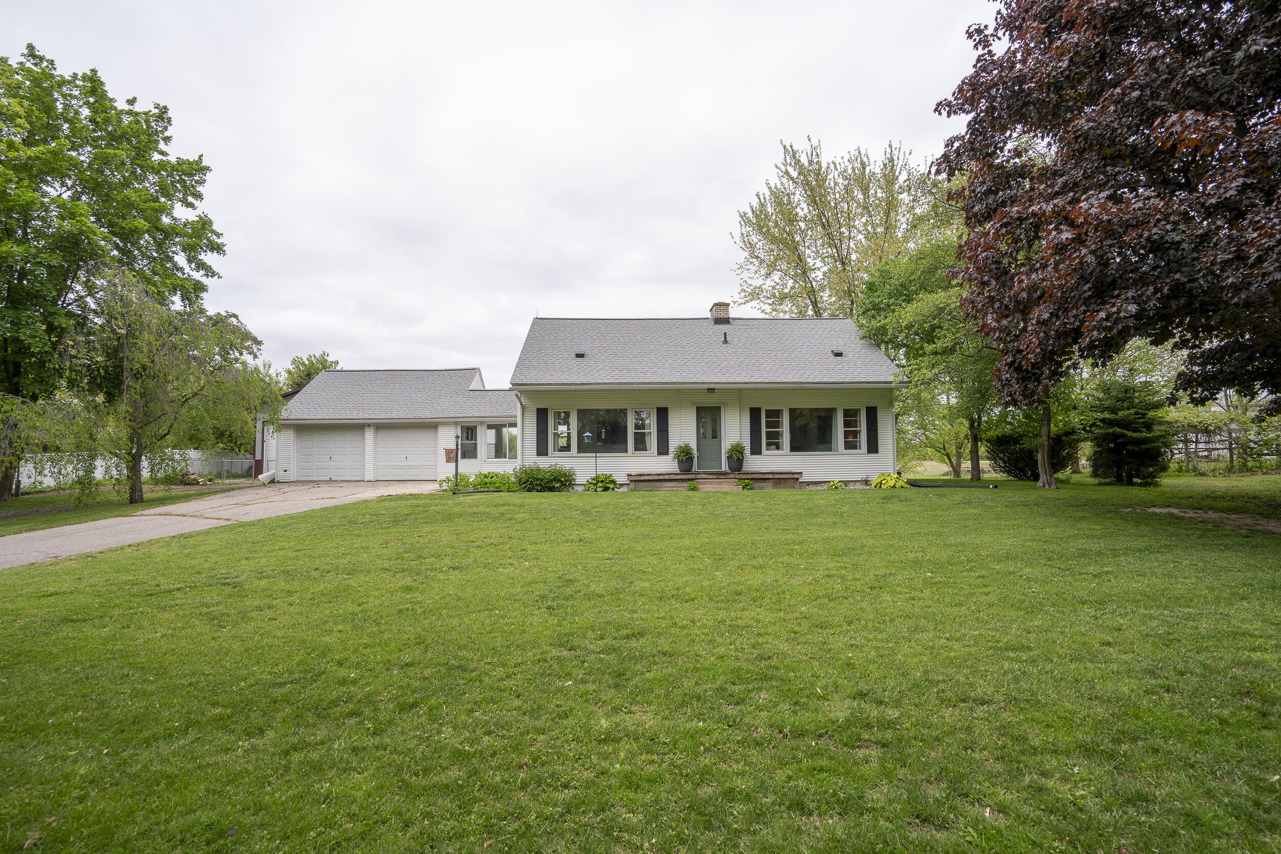 7645 11 Mile Road NE