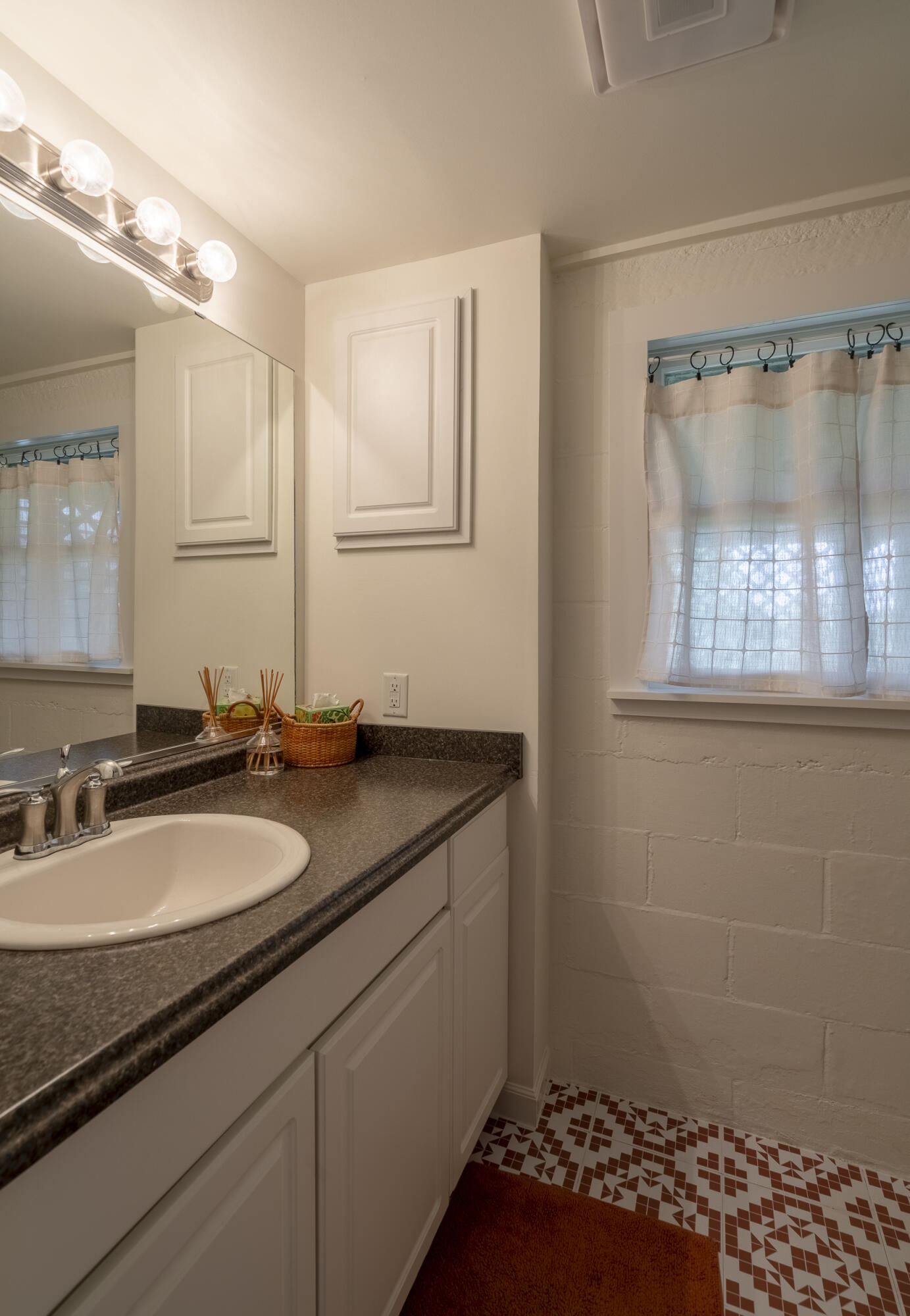 7645 11 Mile Road NE