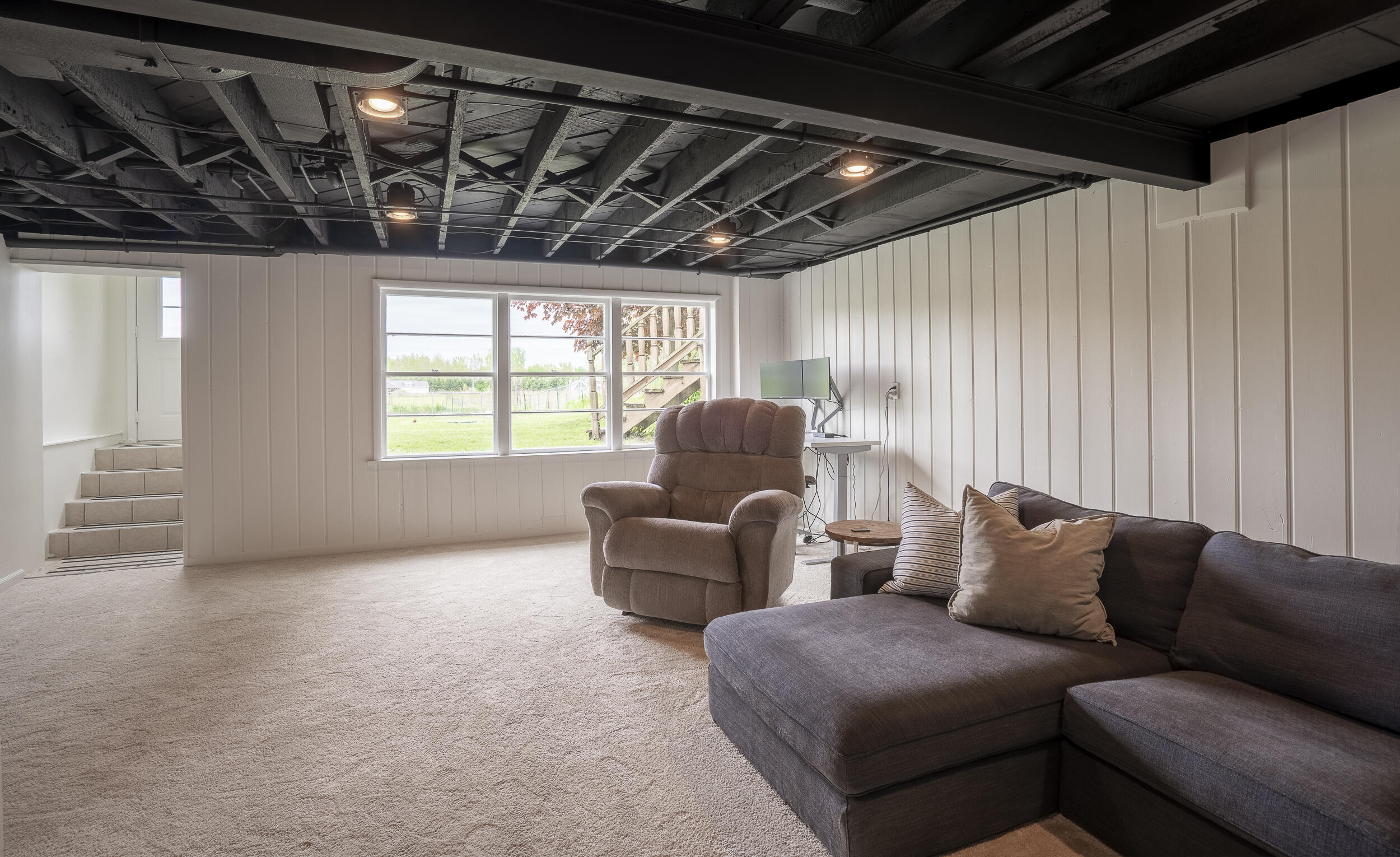 7645 11 Mile Road NE