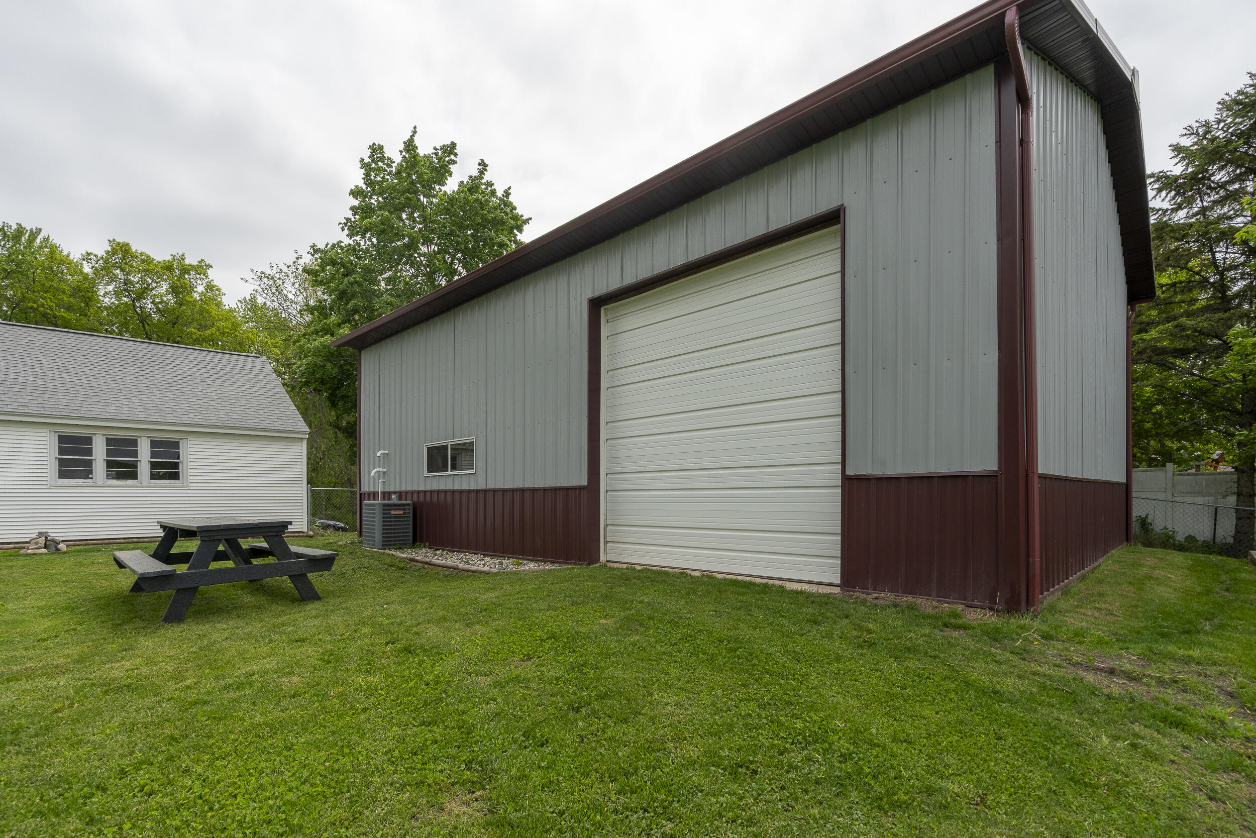 7645 11 Mile Road NE