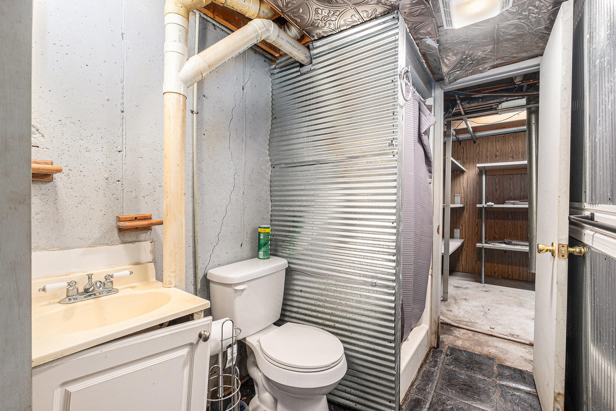 5879 Glenbrook Avenue SE