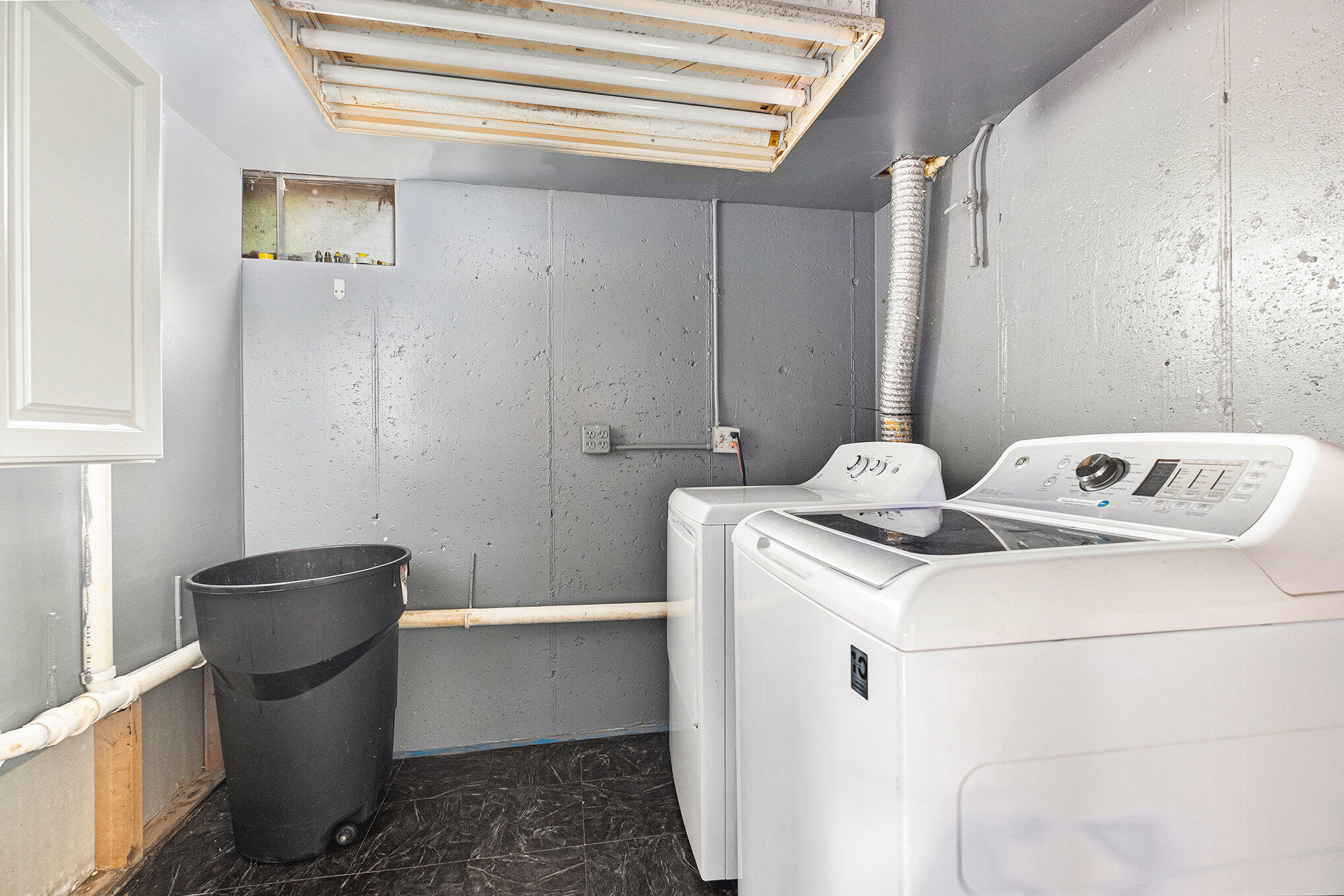 5879 Glenbrook Avenue SE