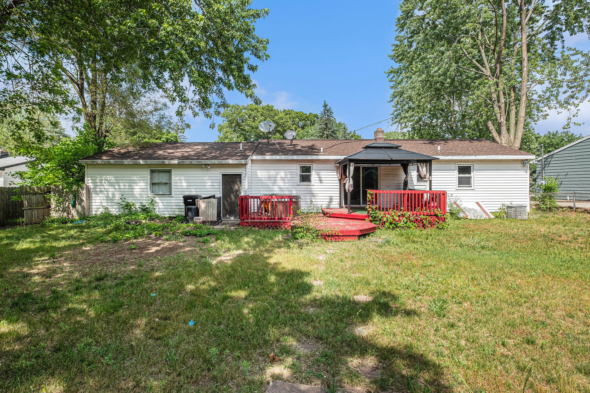 5879 Glenbrook Avenue SE