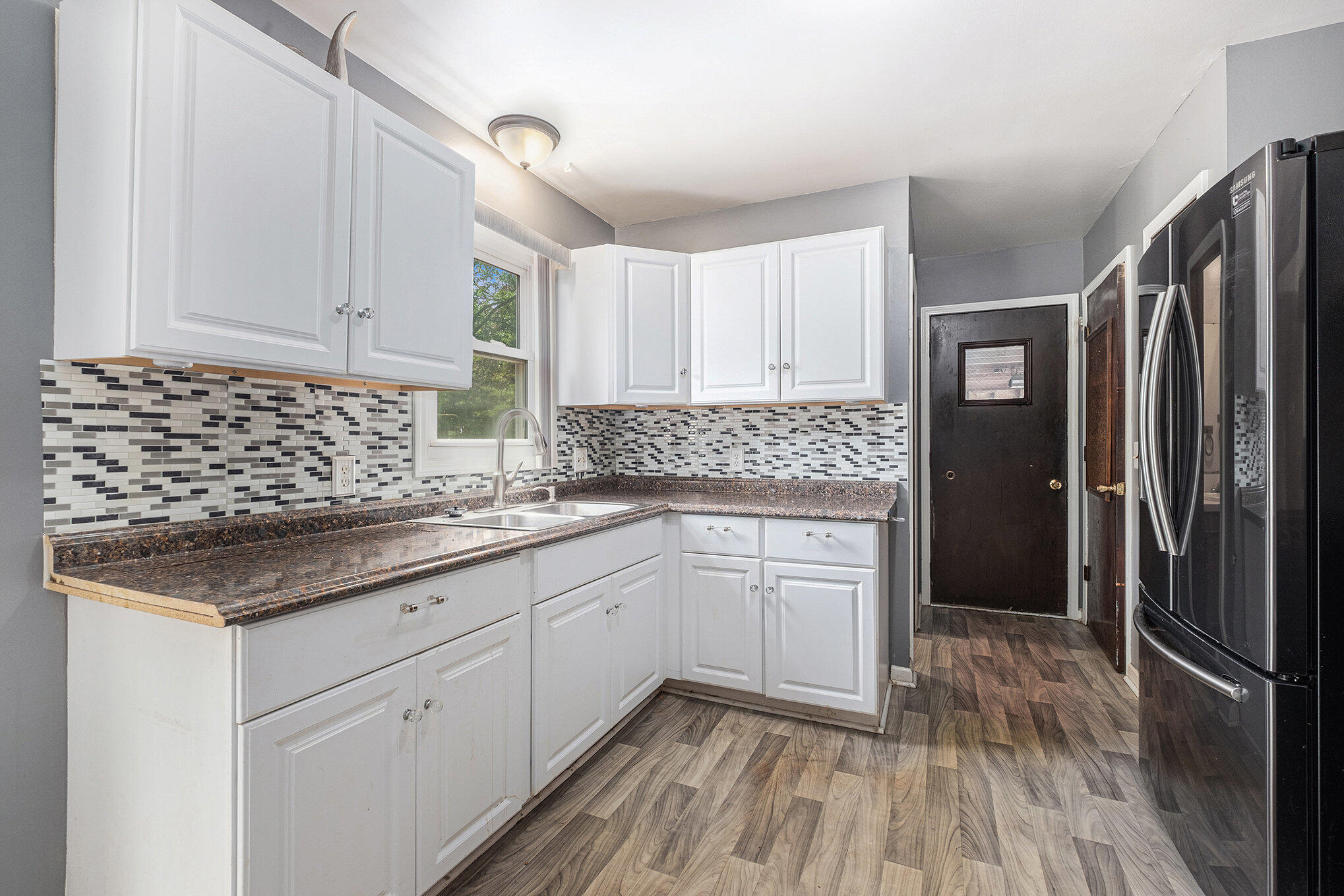 5879 Glenbrook Avenue SE