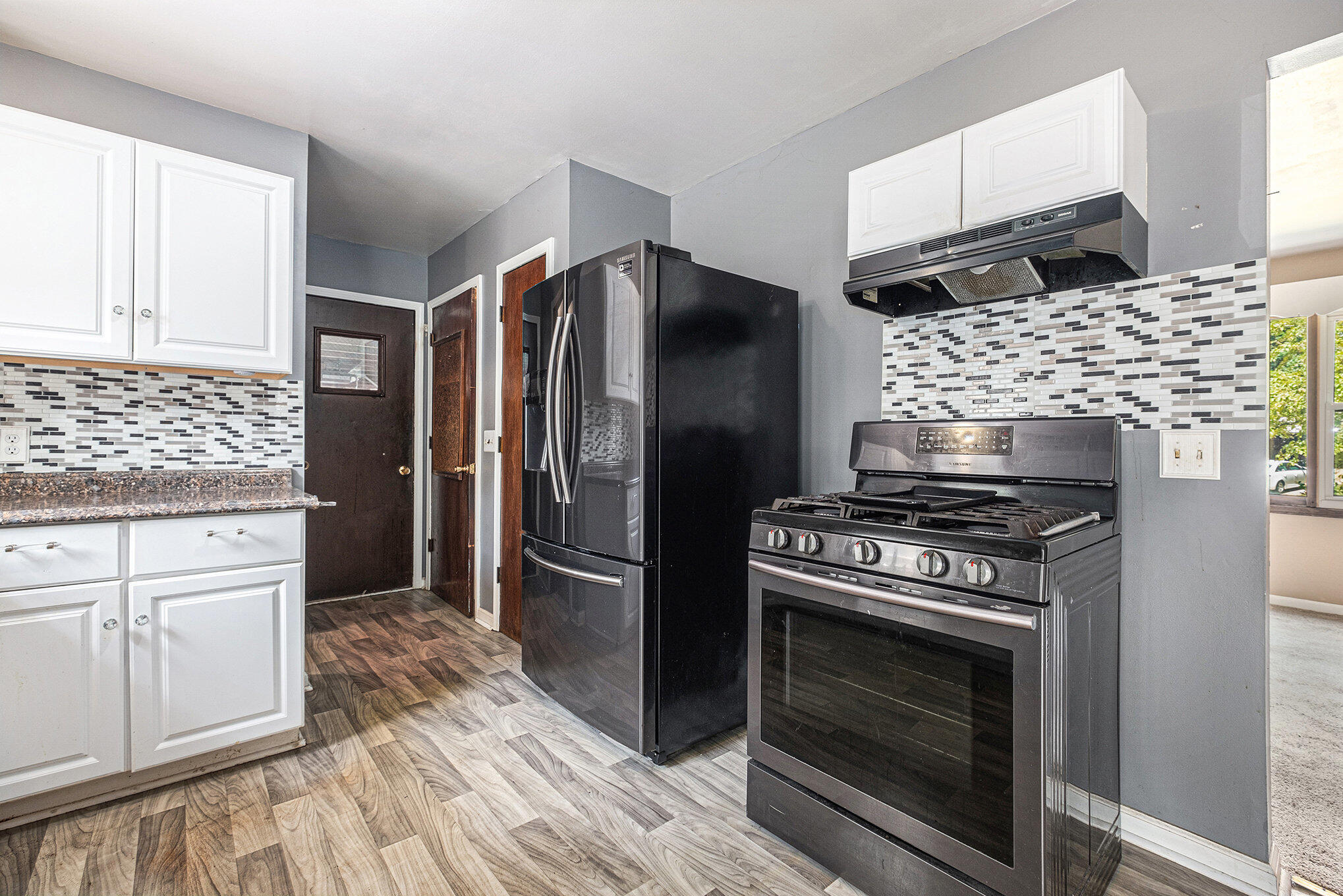 5879 Glenbrook Avenue SE