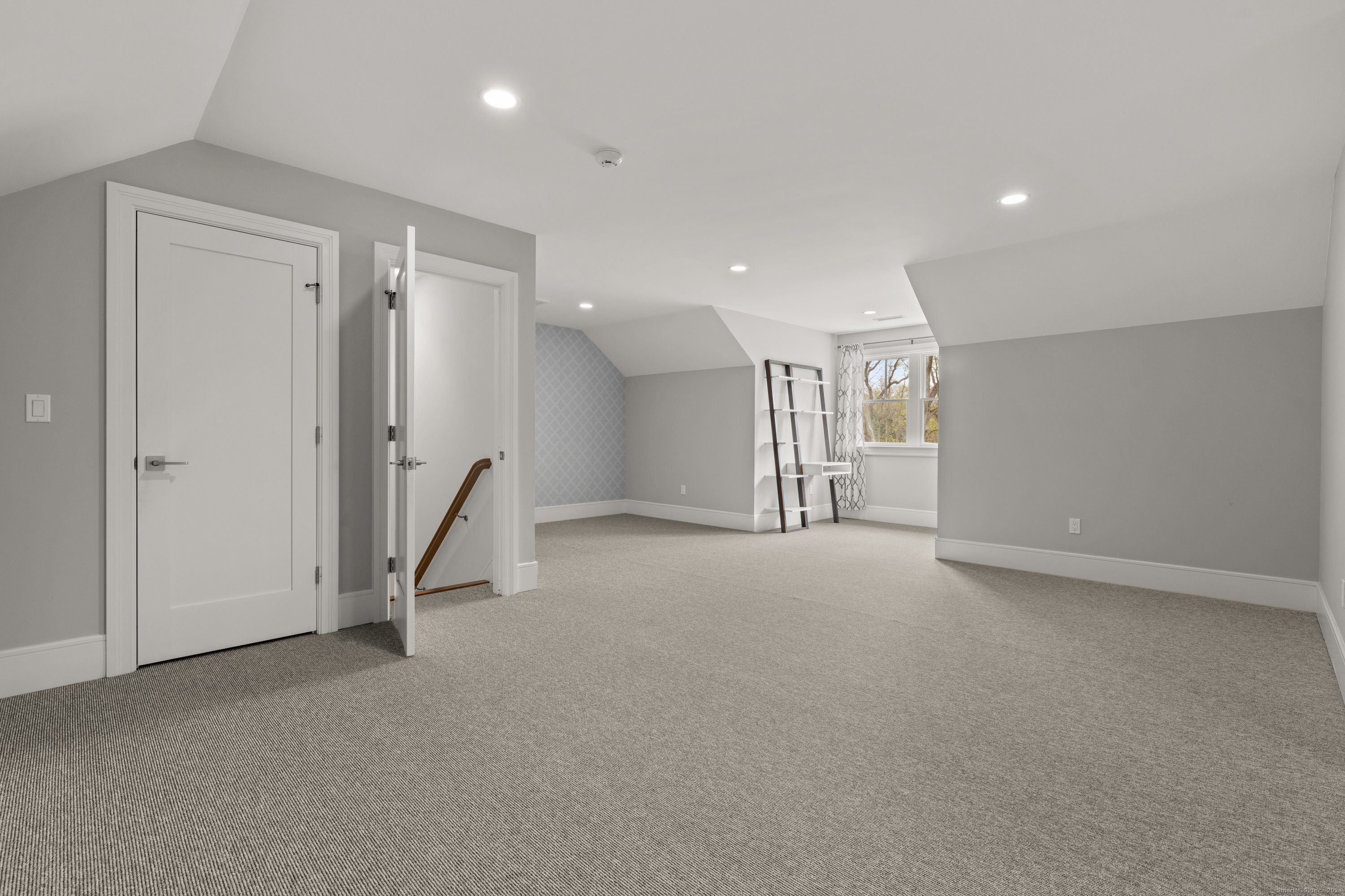 6 Burr Farms Road