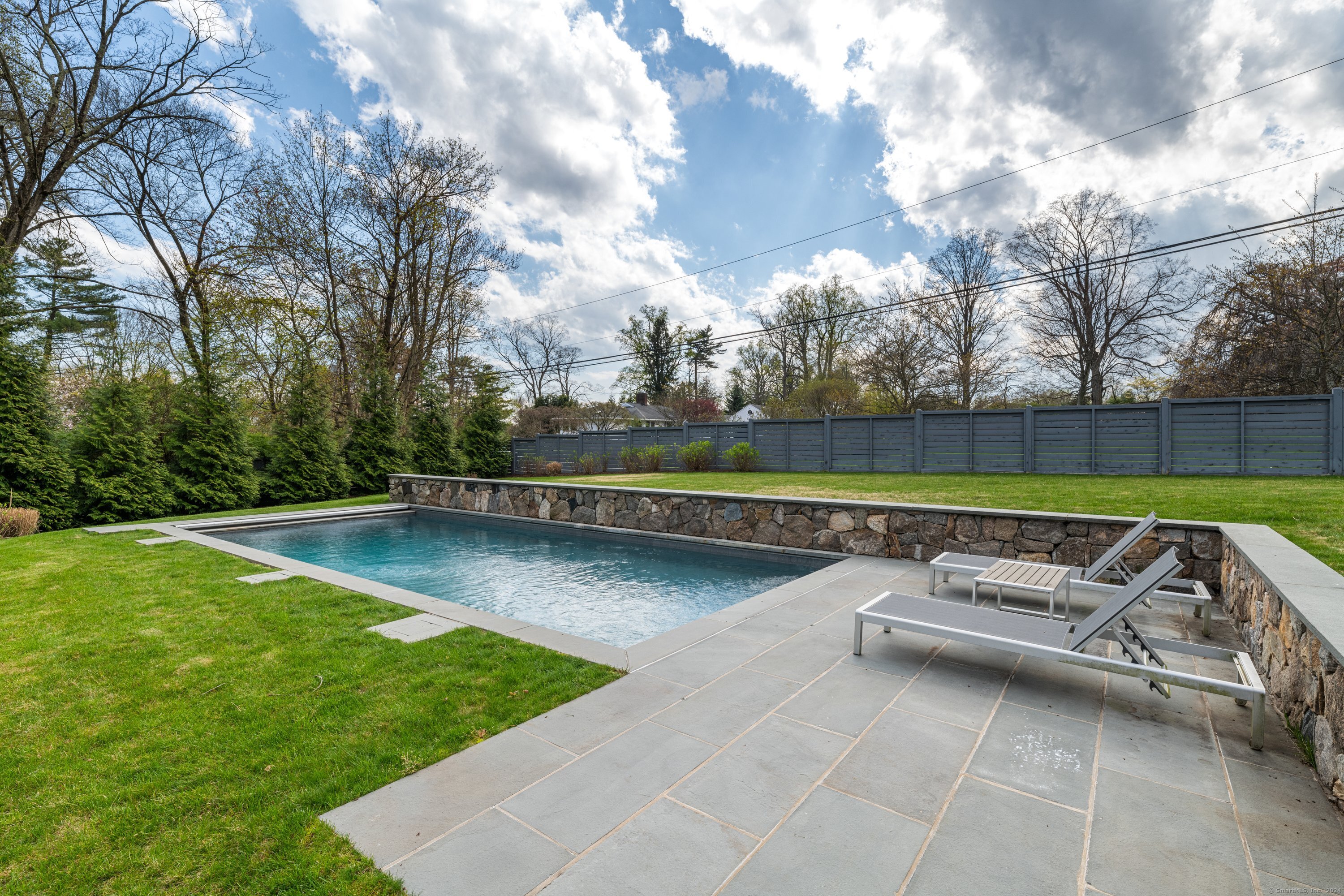 6 Burr Farms Road