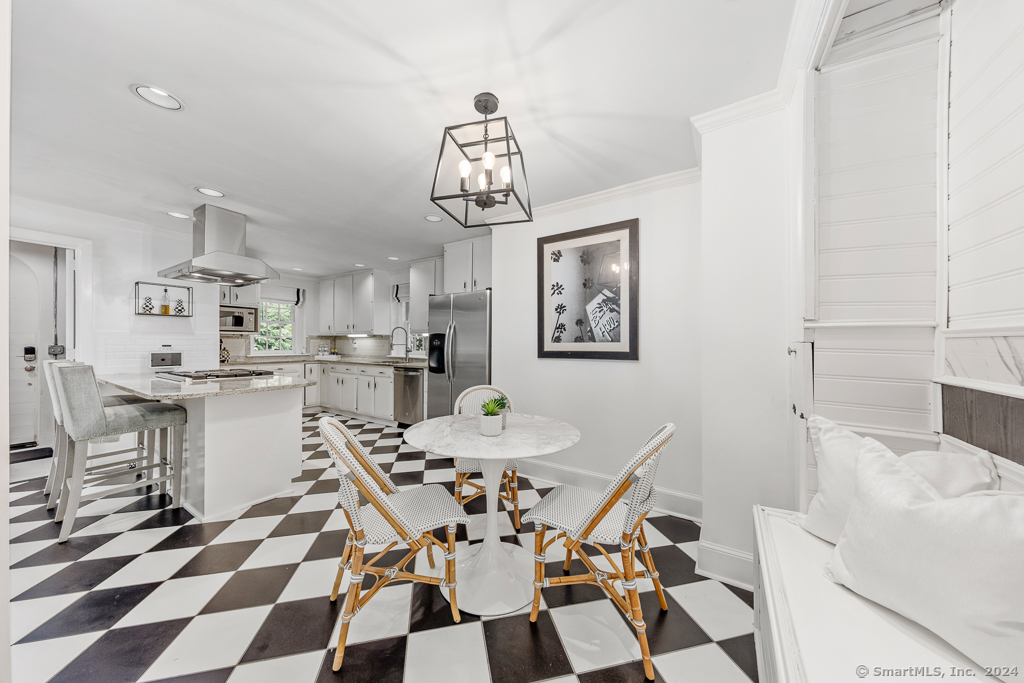 4 Sylvan Road South
