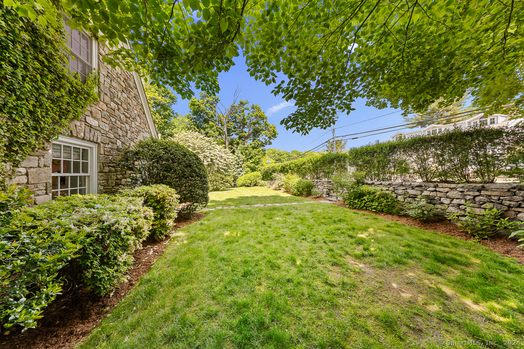4 Sylvan Road South